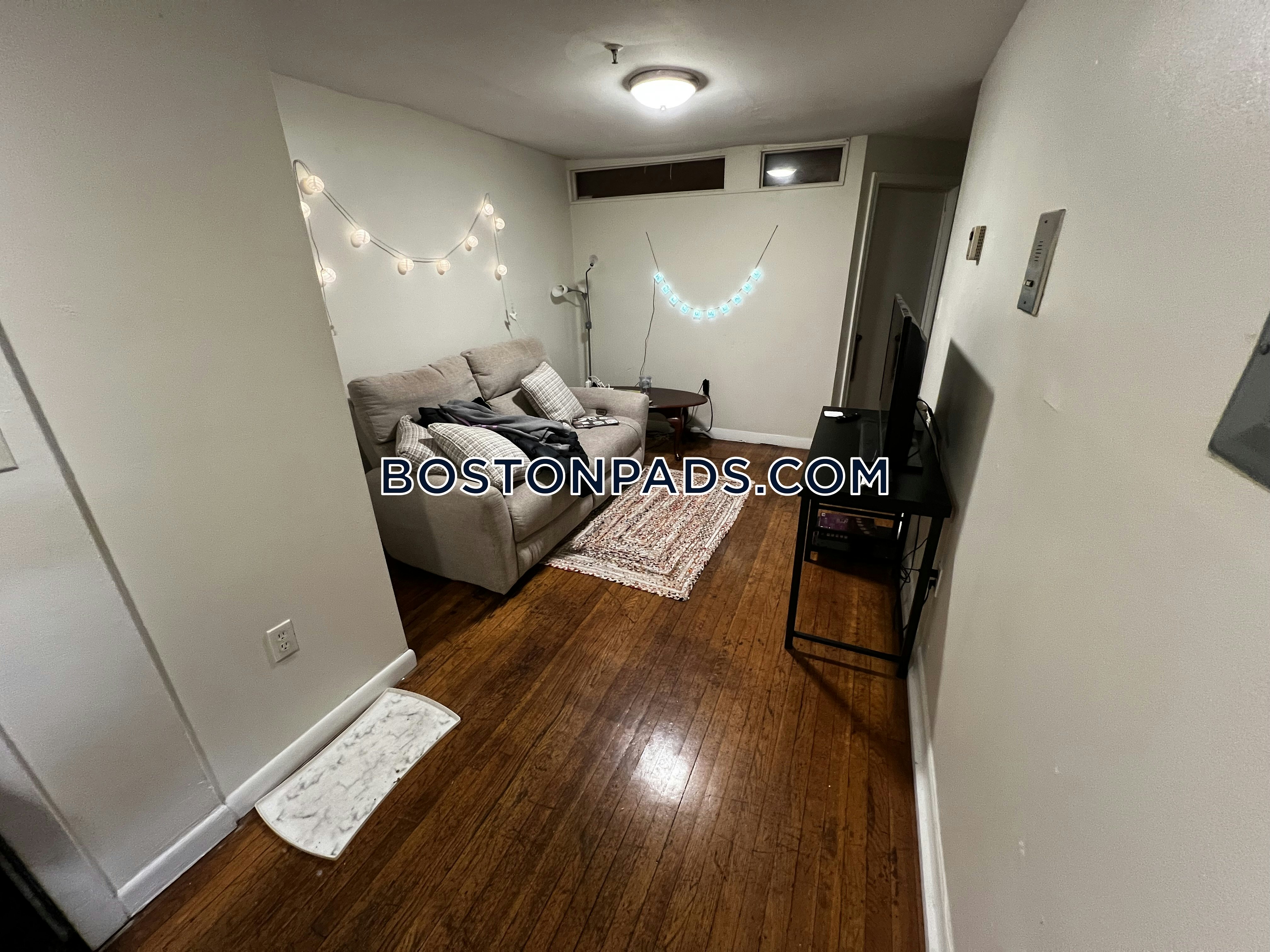 56 Queensberry, Fenway