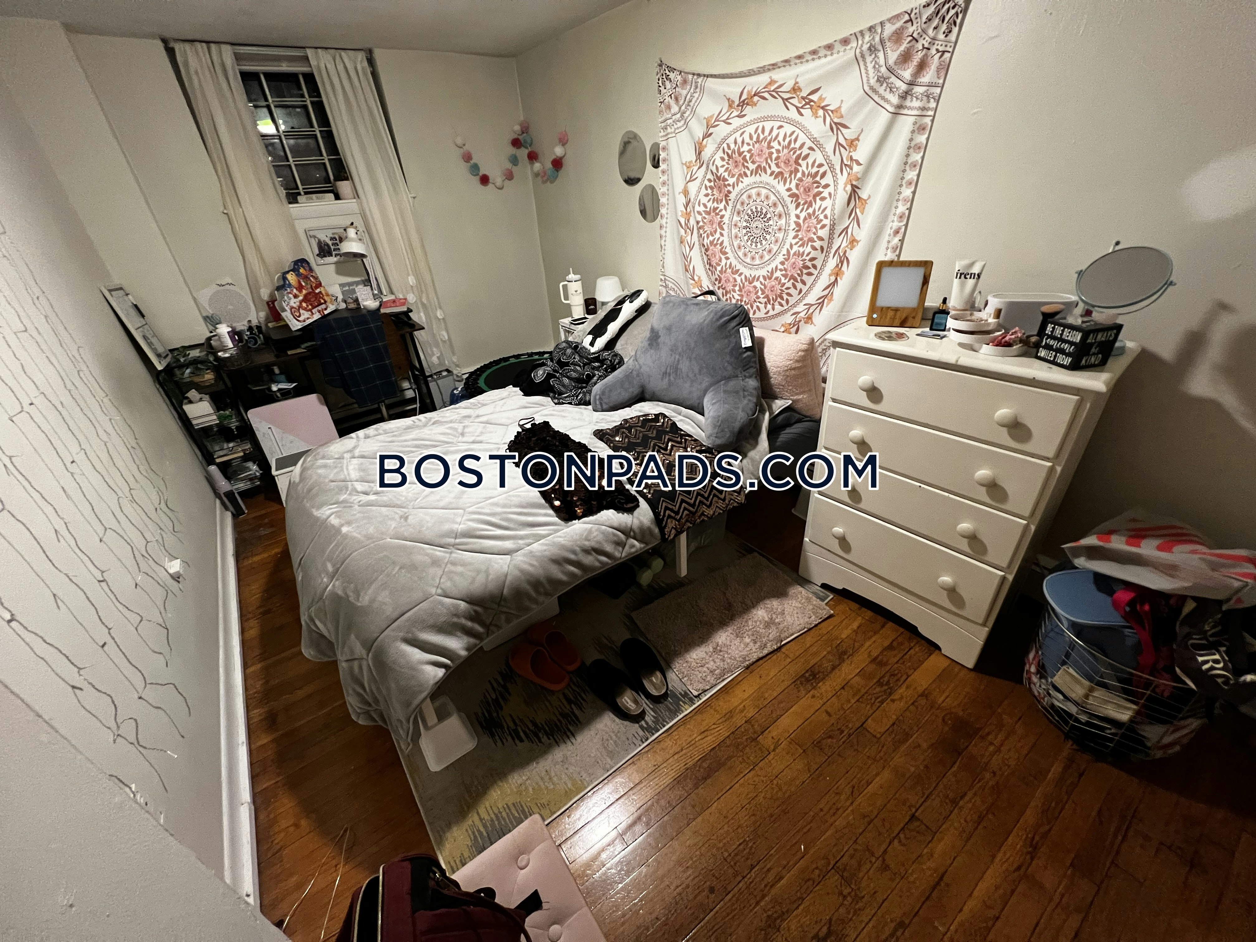 56 Queensberry, Fenway