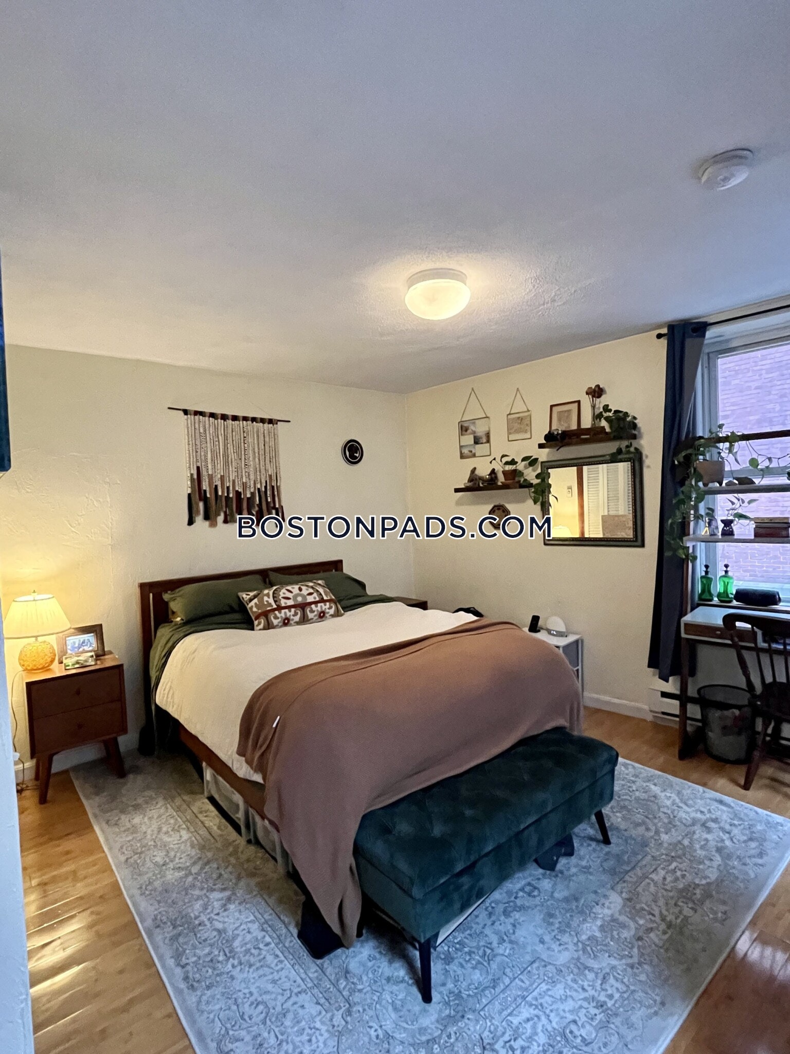 153 Salem, North End