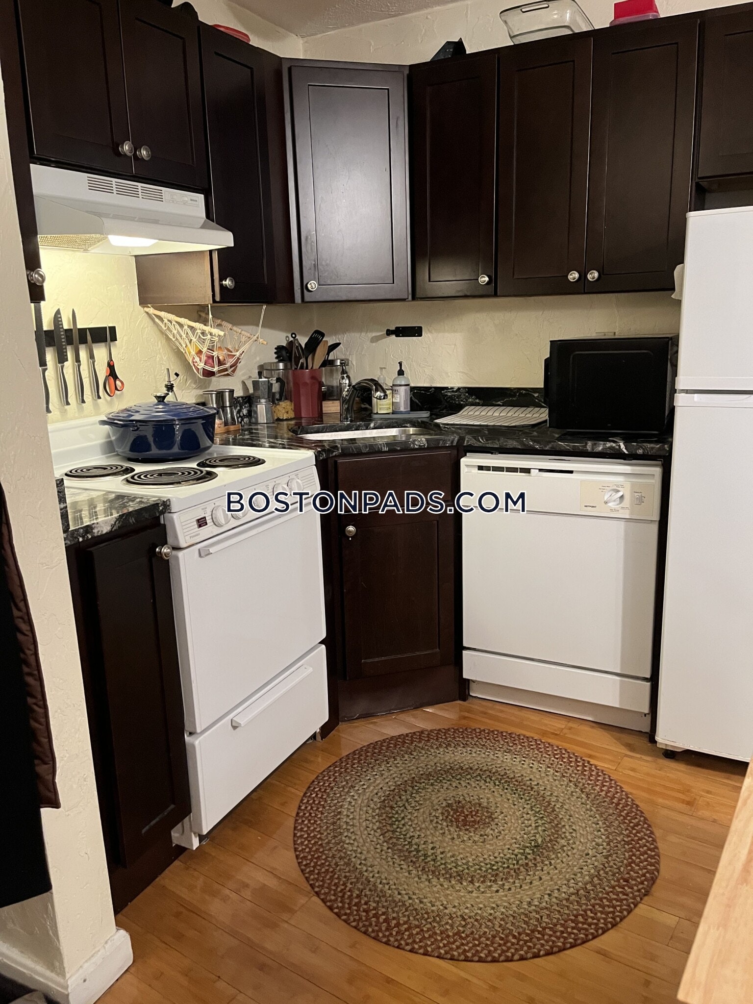 153 Salem, North End