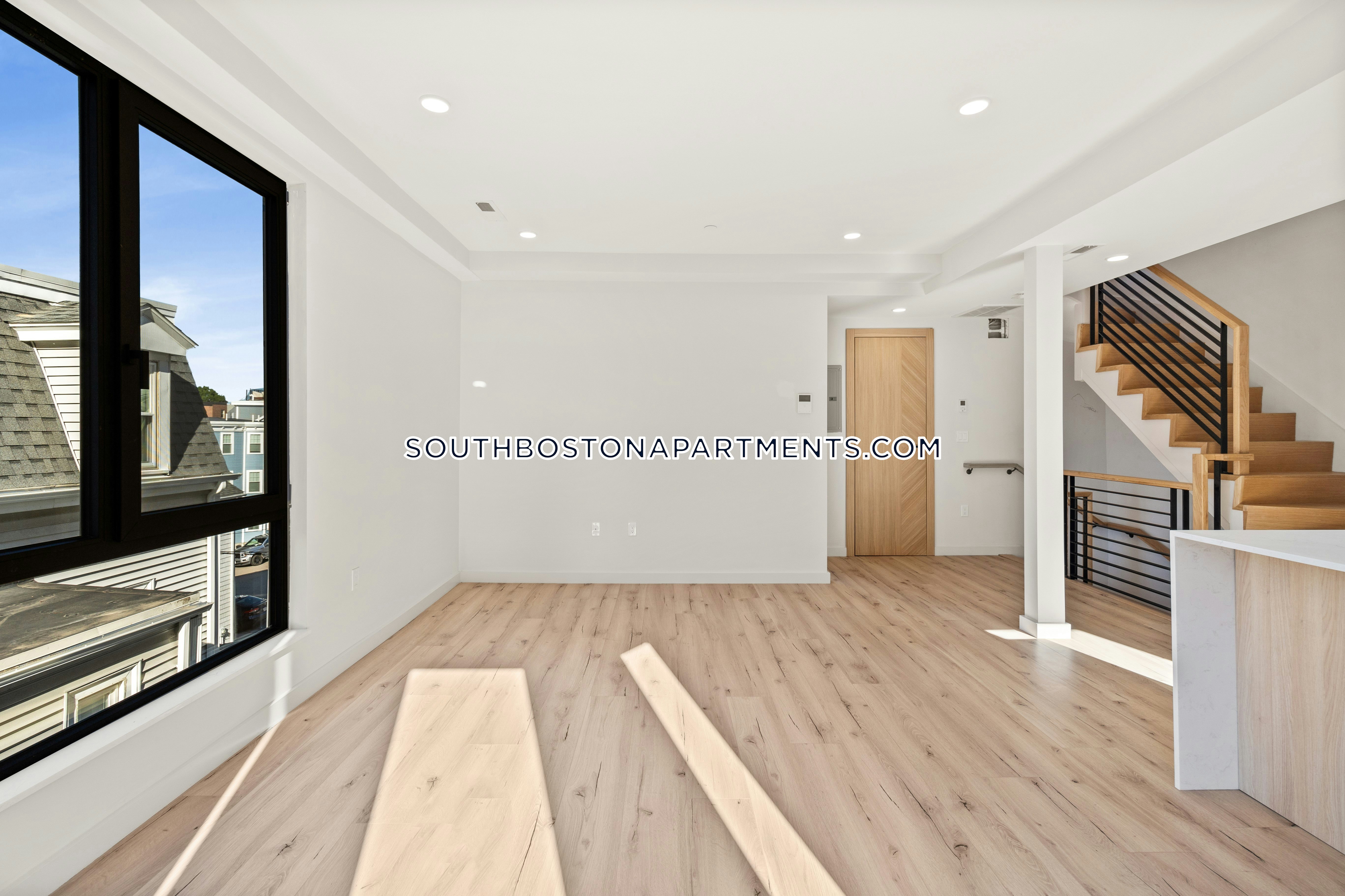 6 National St, South Boston