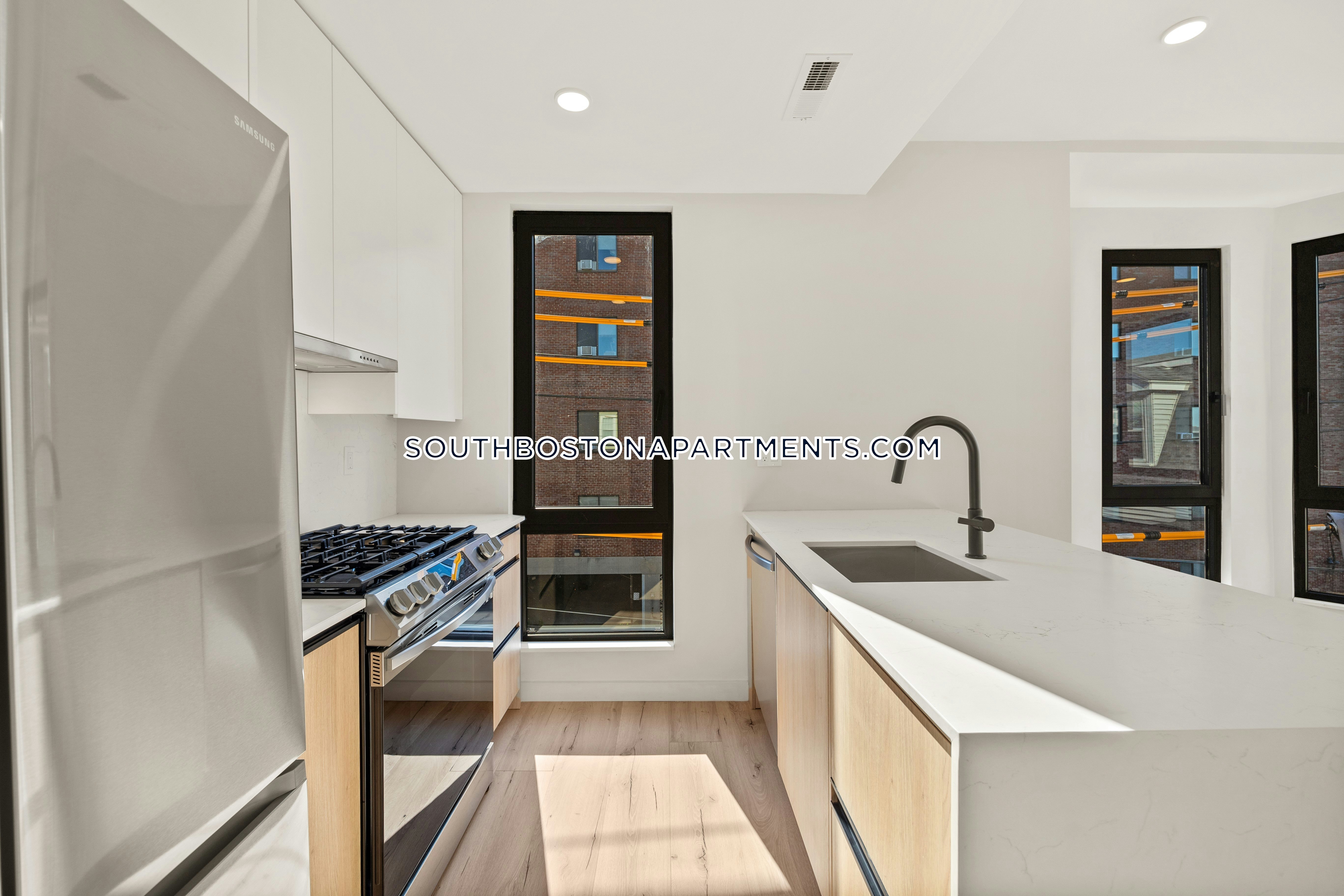 6 National St, South Boston