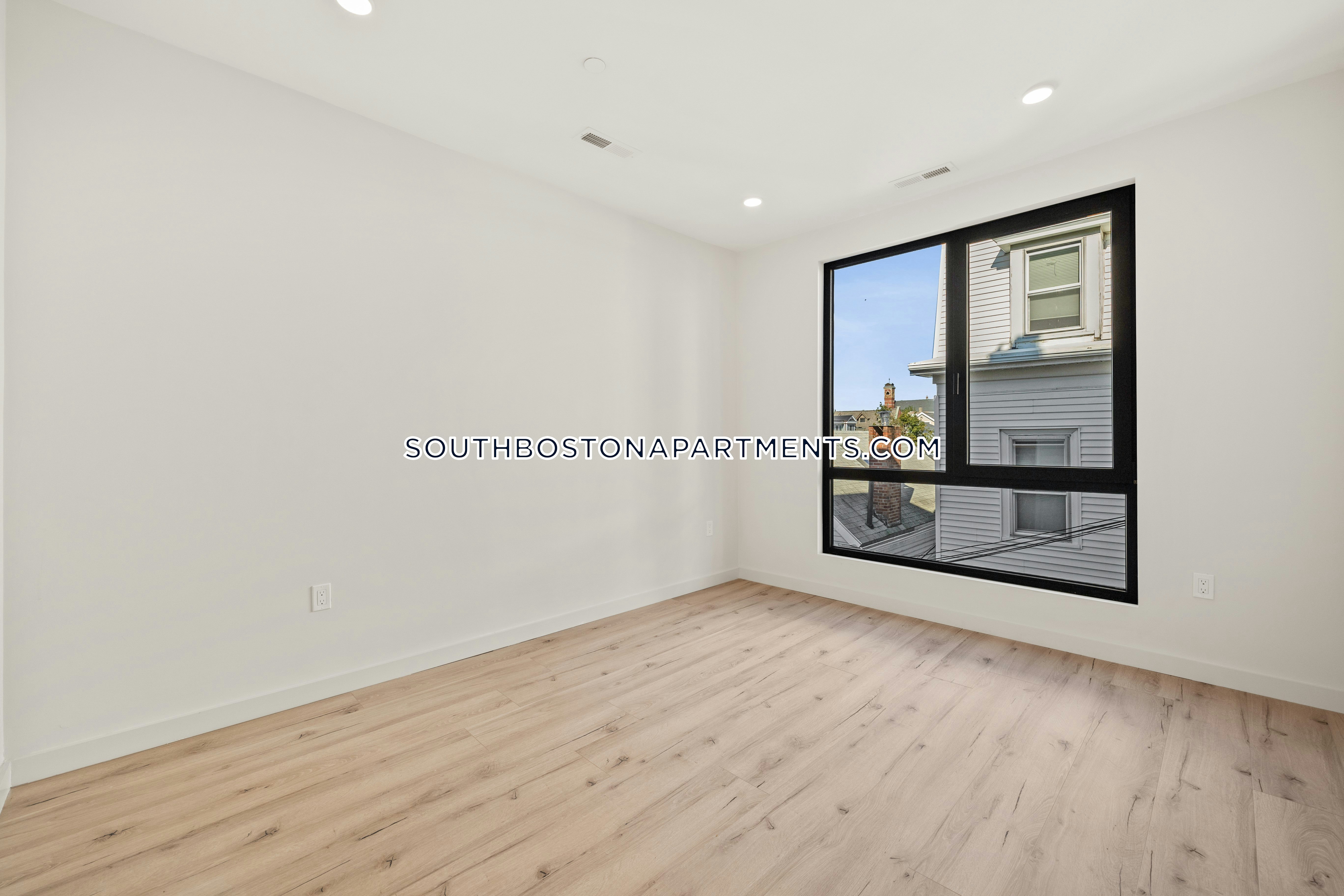 6 National St, South Boston