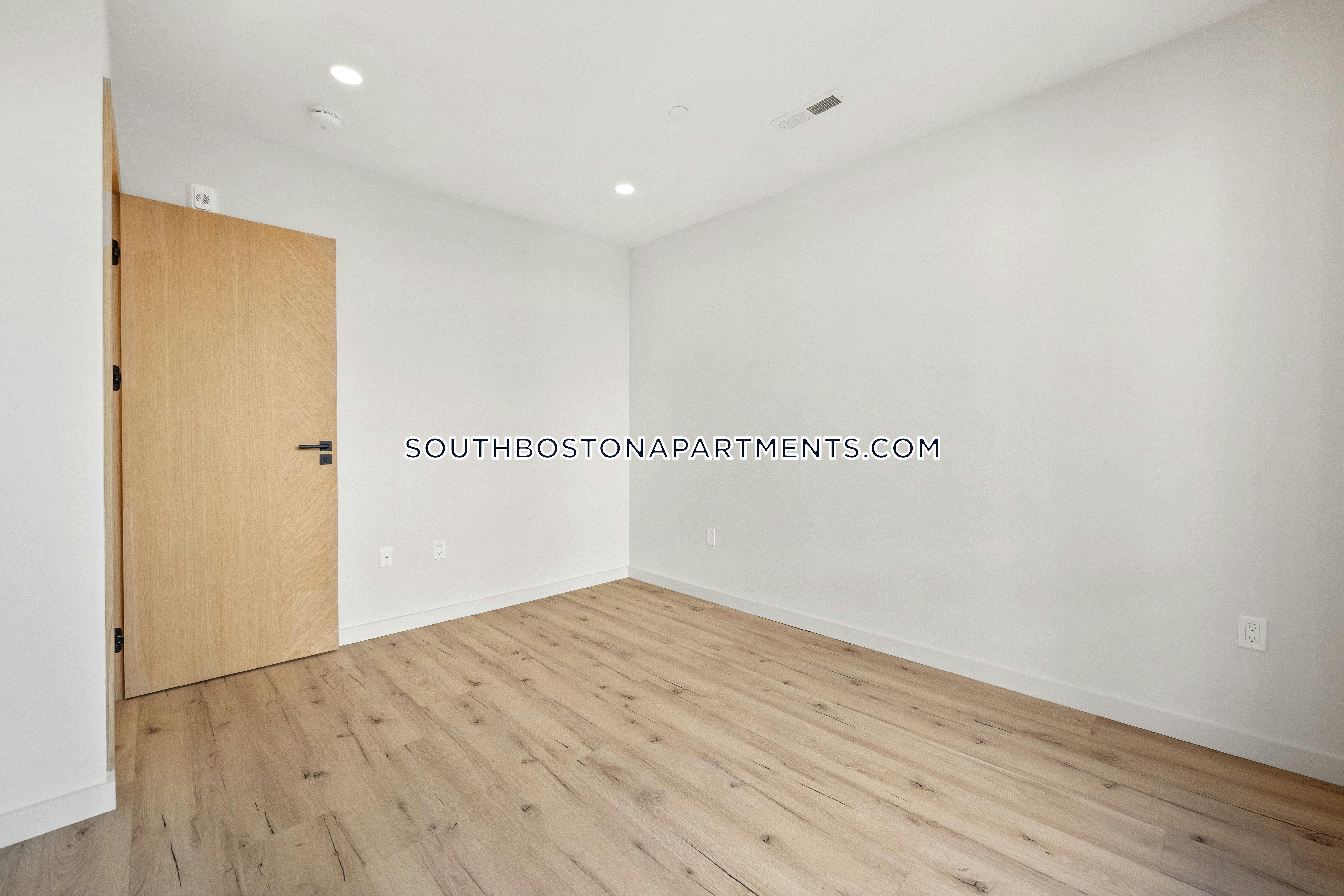 6 National St, South Boston