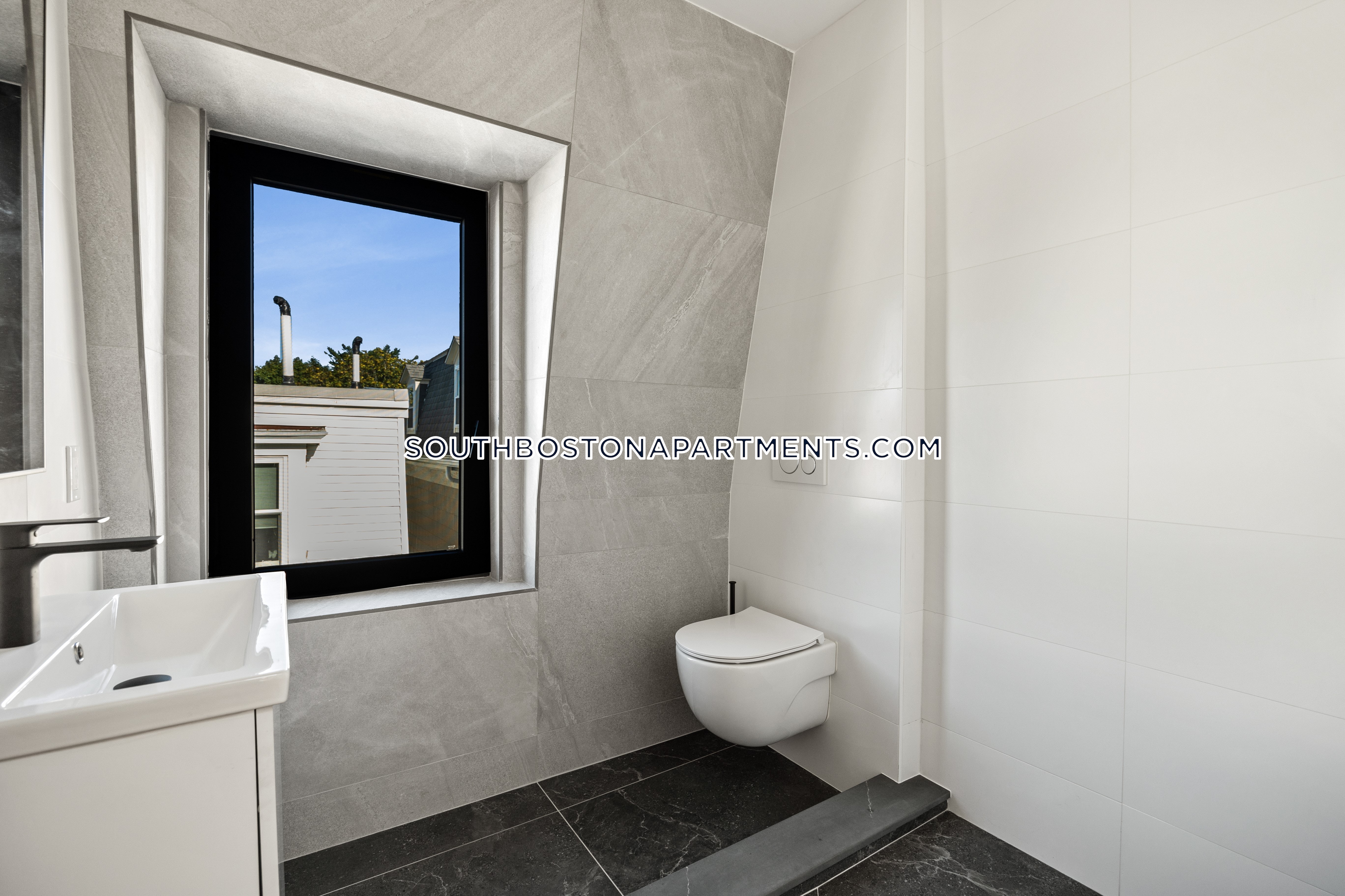 6 National St, South Boston