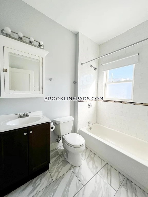 20 Winslow Rd, North Brookline