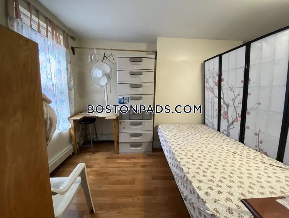 2 Johnny Ct, Chinatown