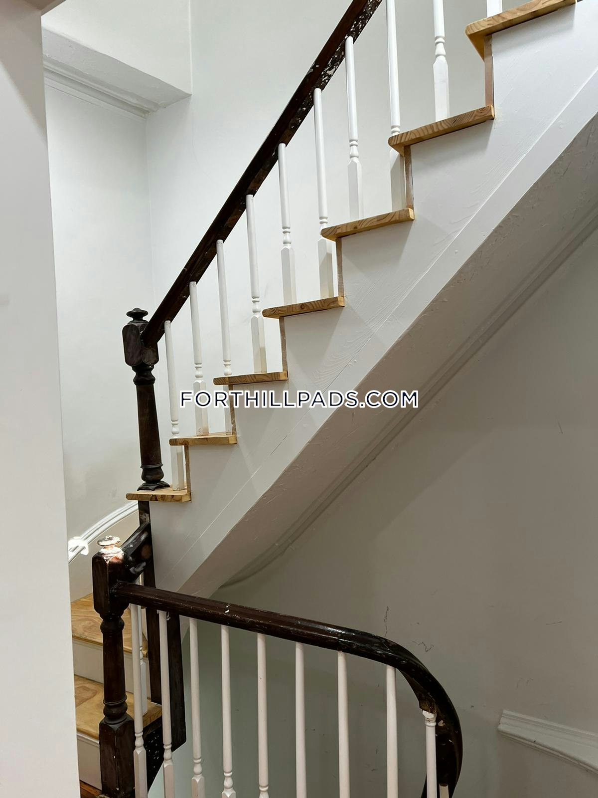 22 Cedar St, Roxbury