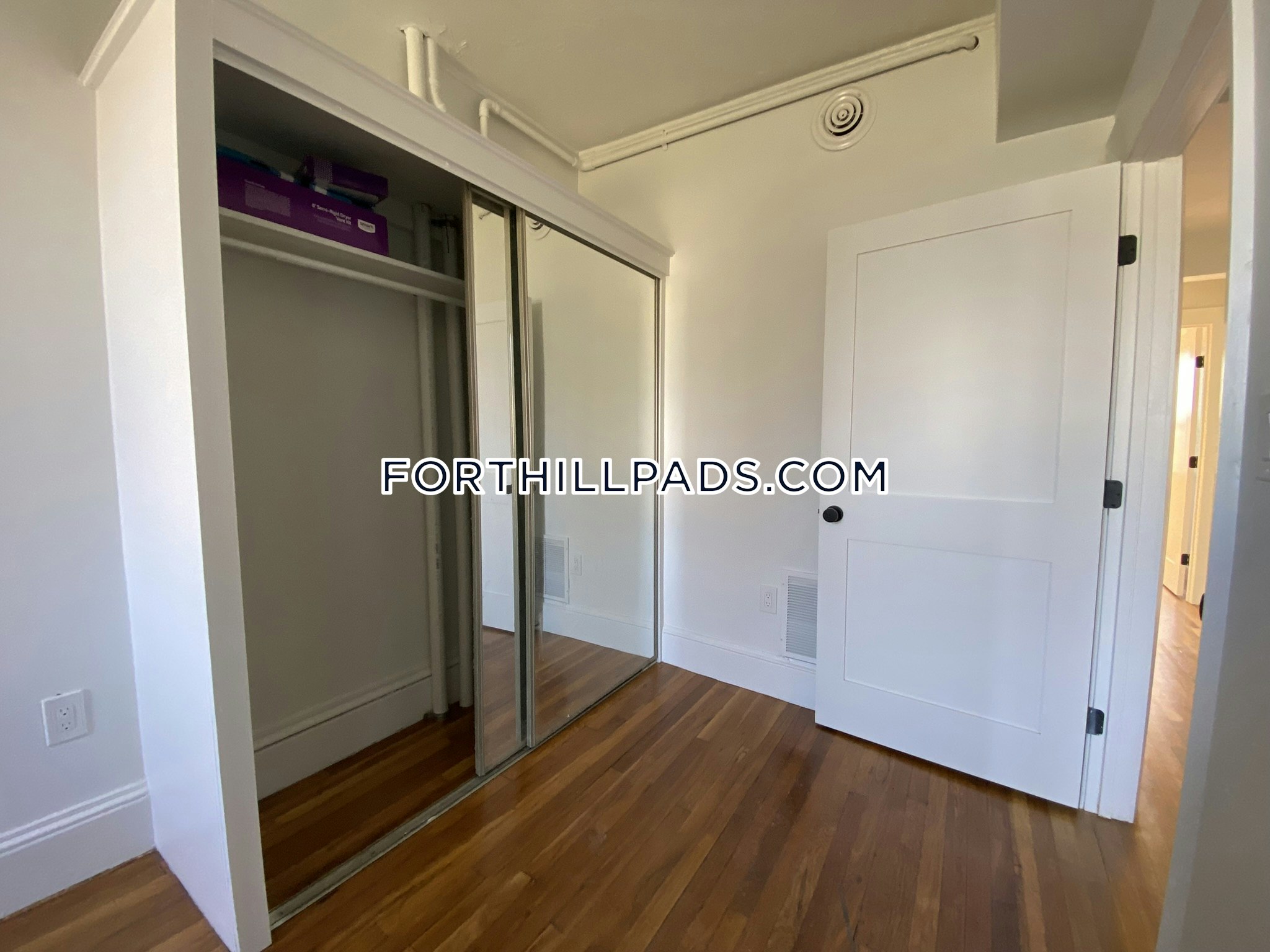 22 Cedar St, Roxbury