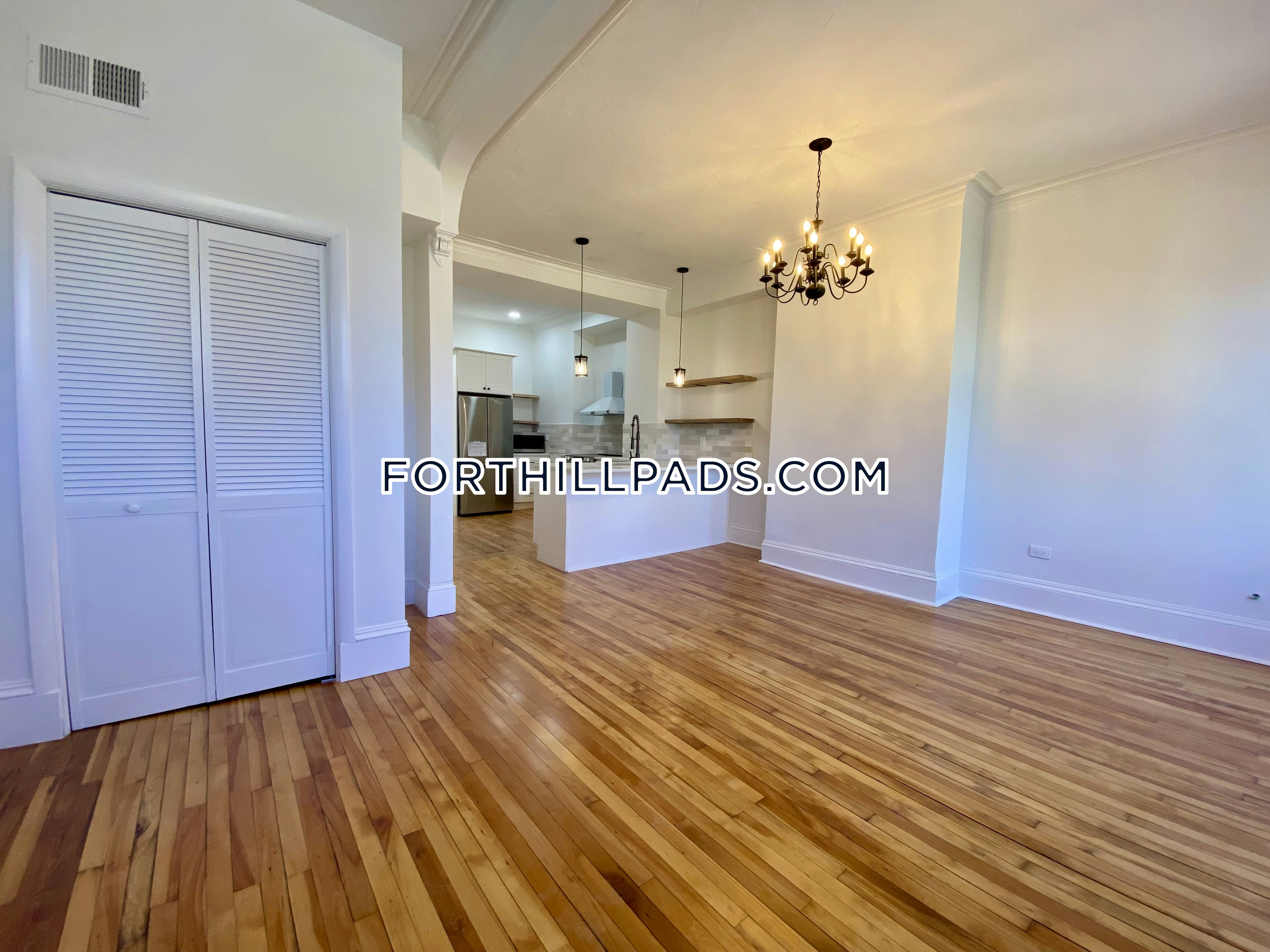 22 Cedar St, Roxbury