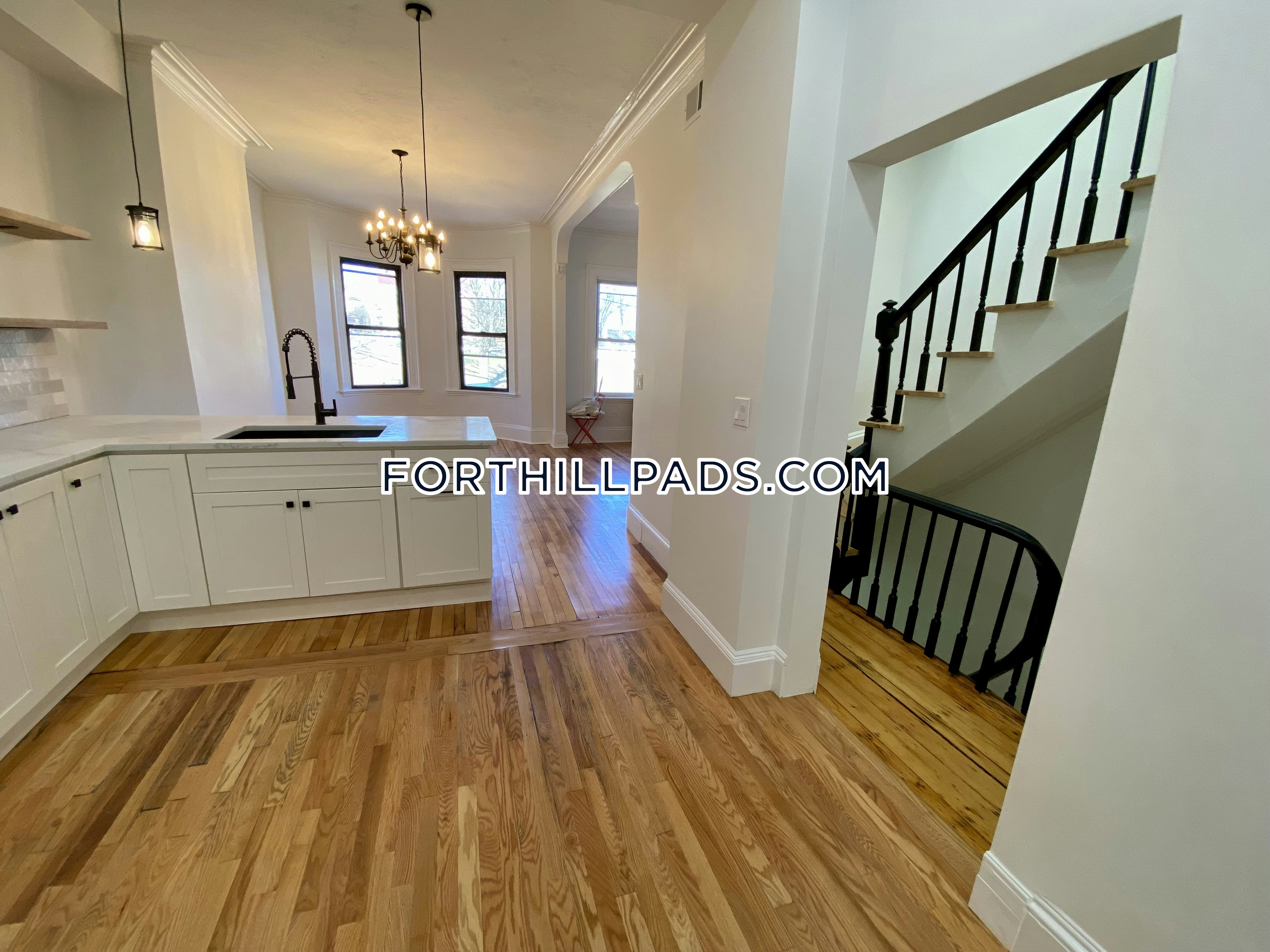 22 Cedar St, Roxbury