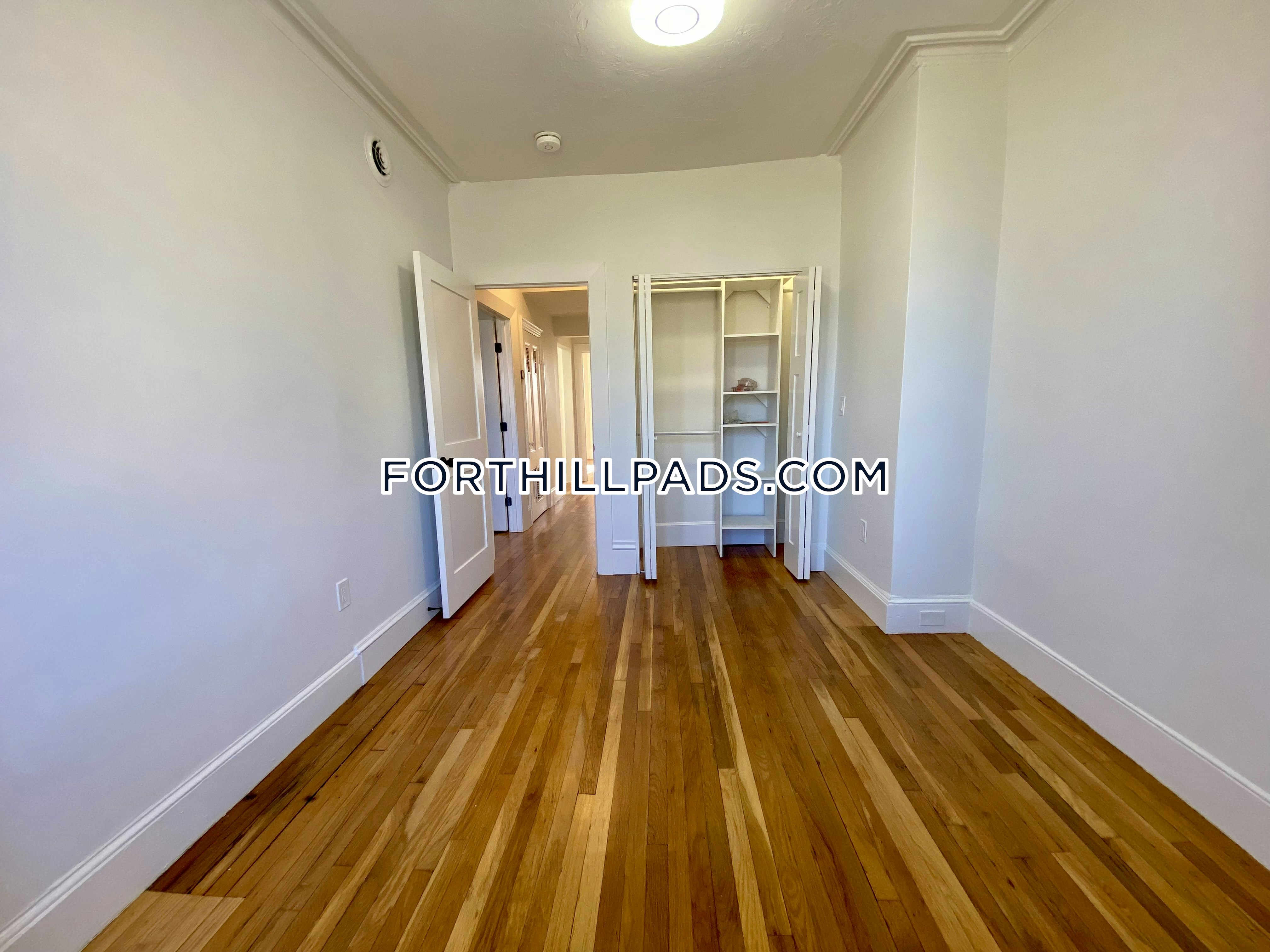 22 Cedar St, Roxbury