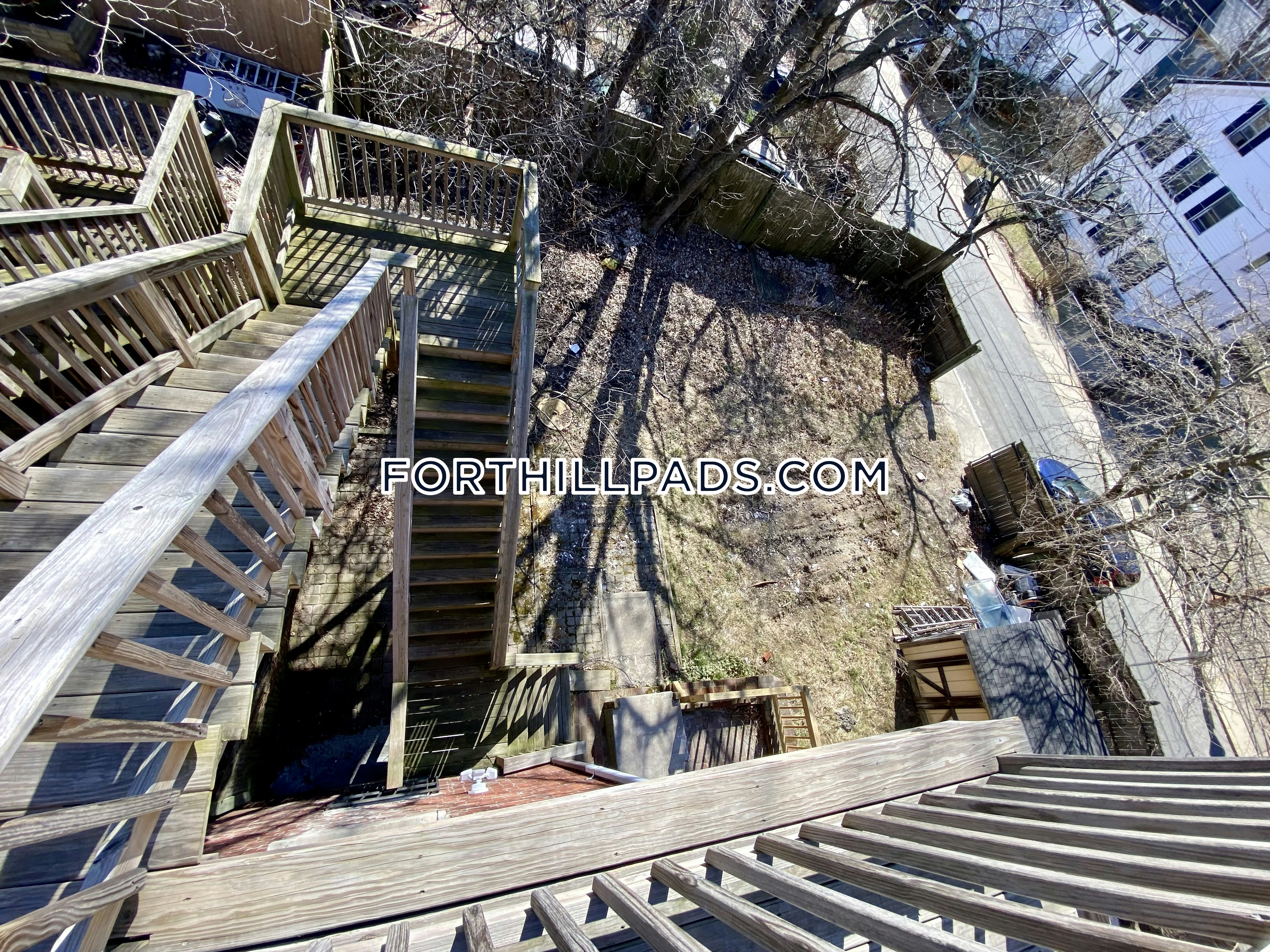 22 Cedar St, Roxbury