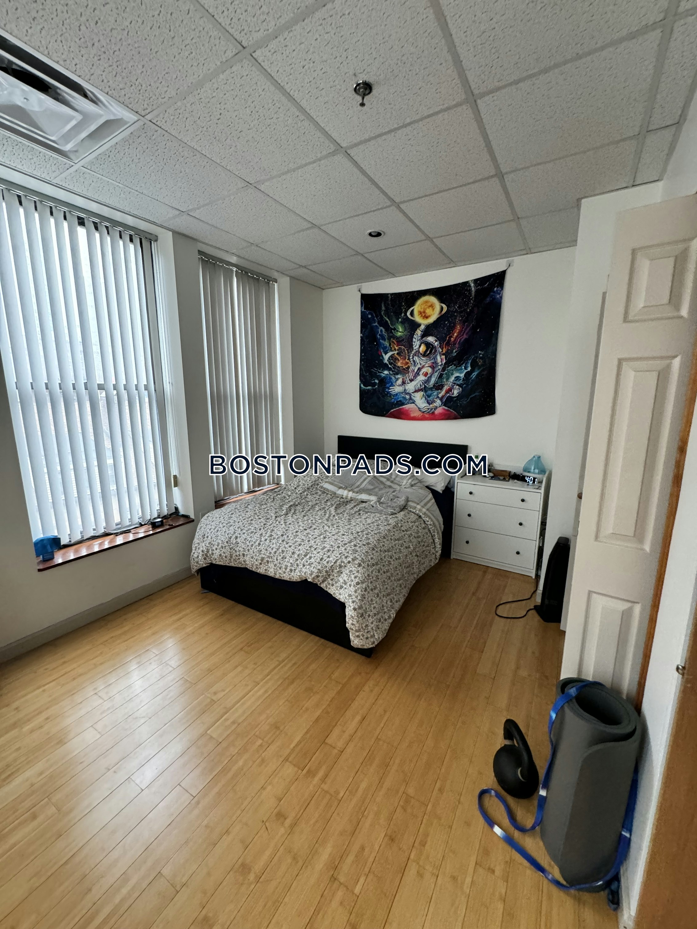 72 Kneeland St, Chinatown