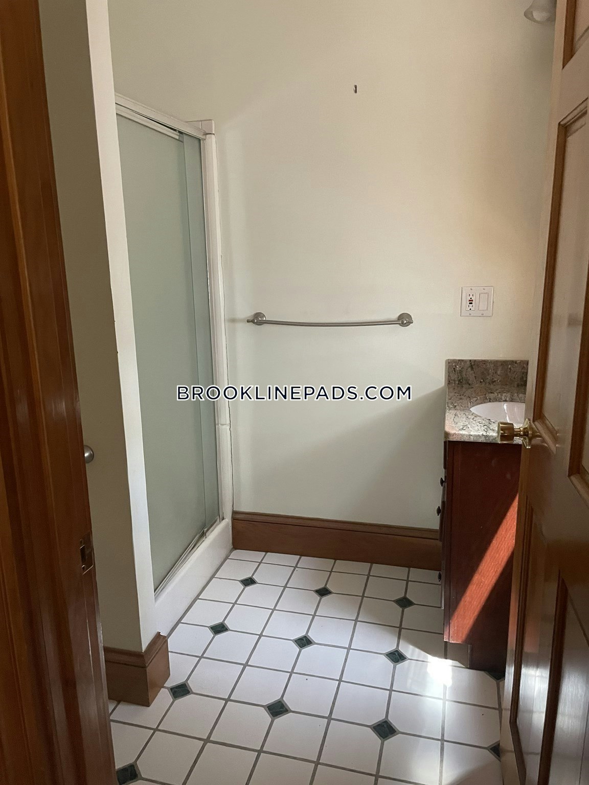 90 Browne St, North Brookline