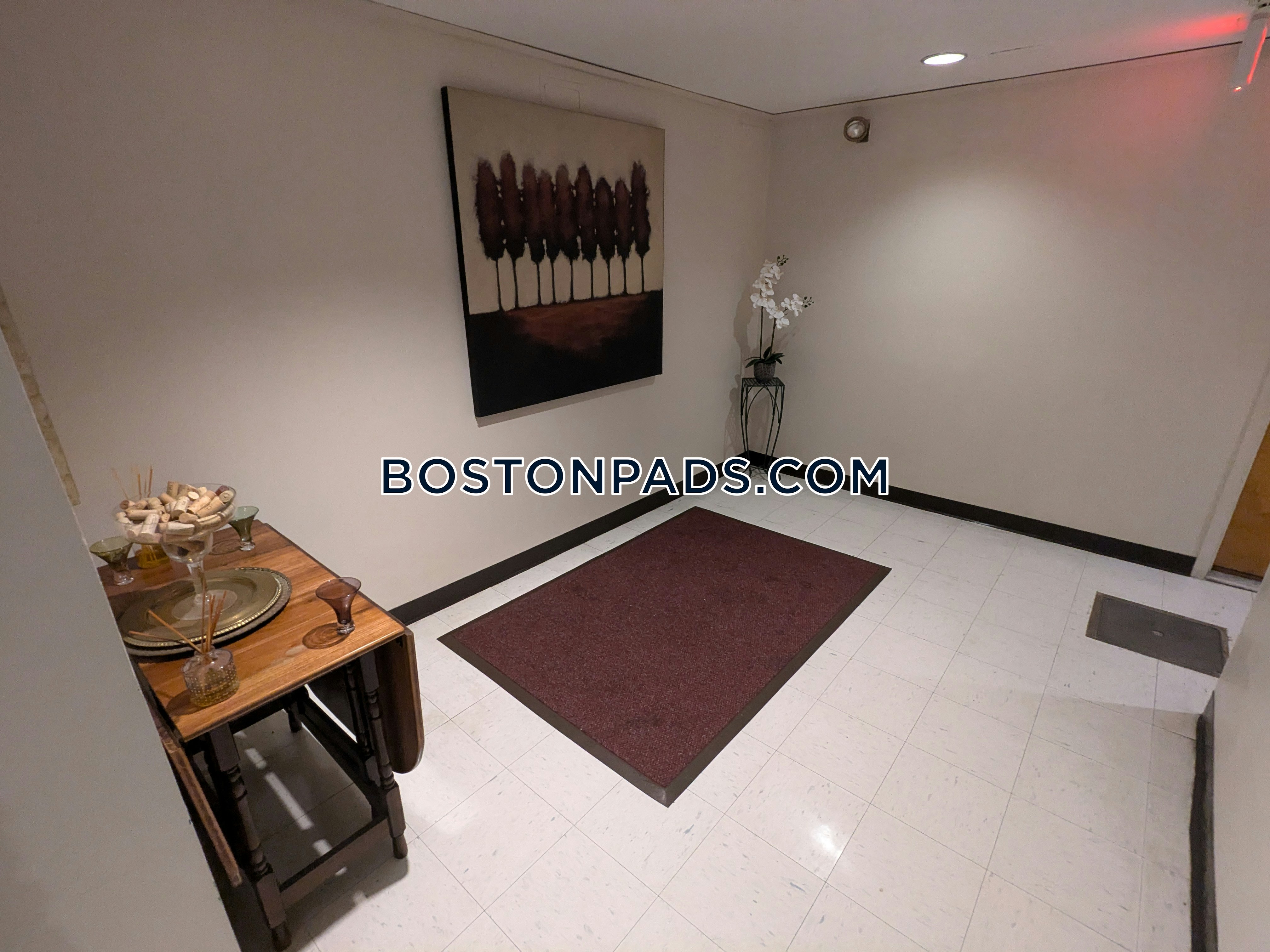 99 Fulton St, North End