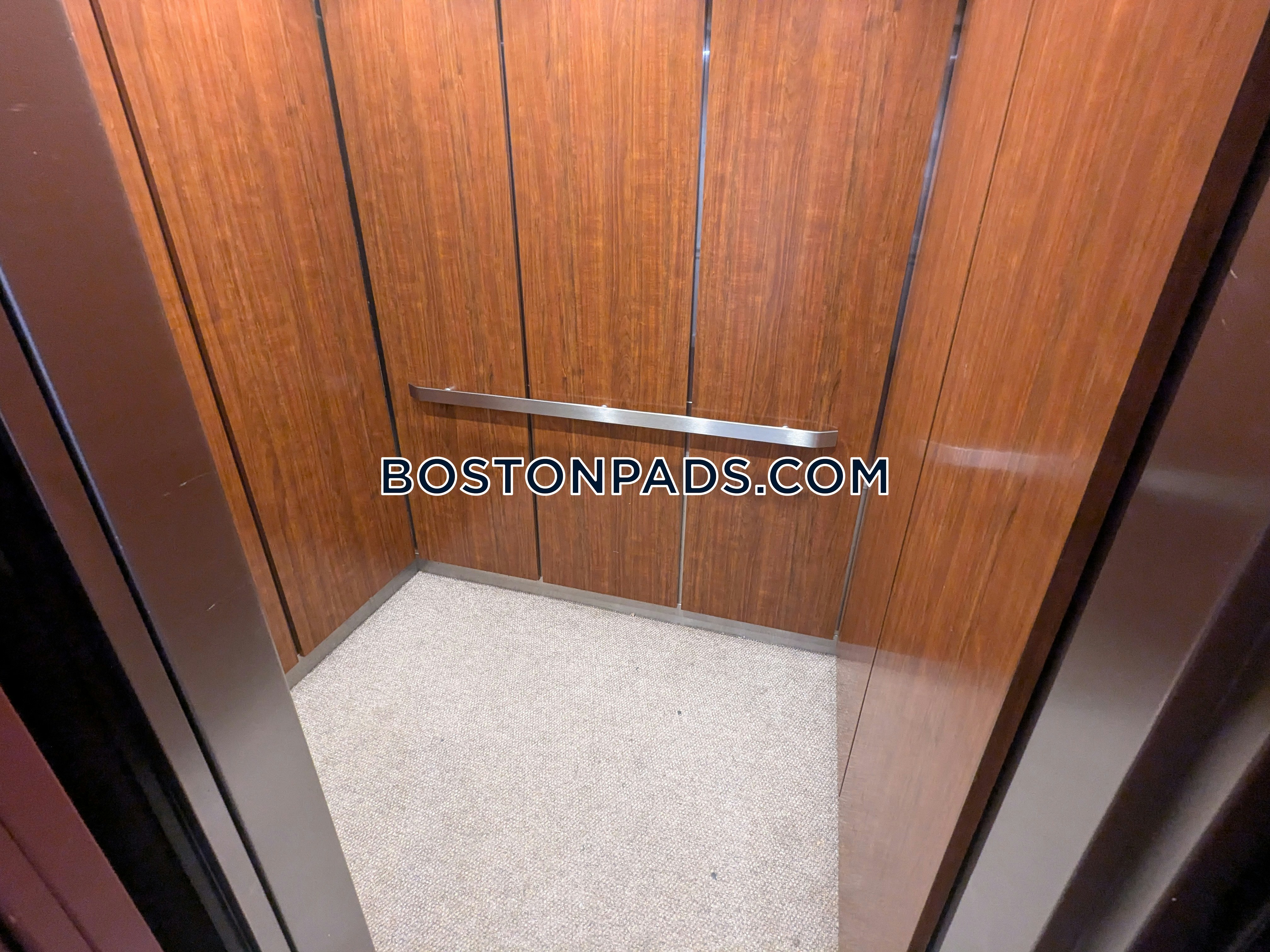 99 Fulton St, North End