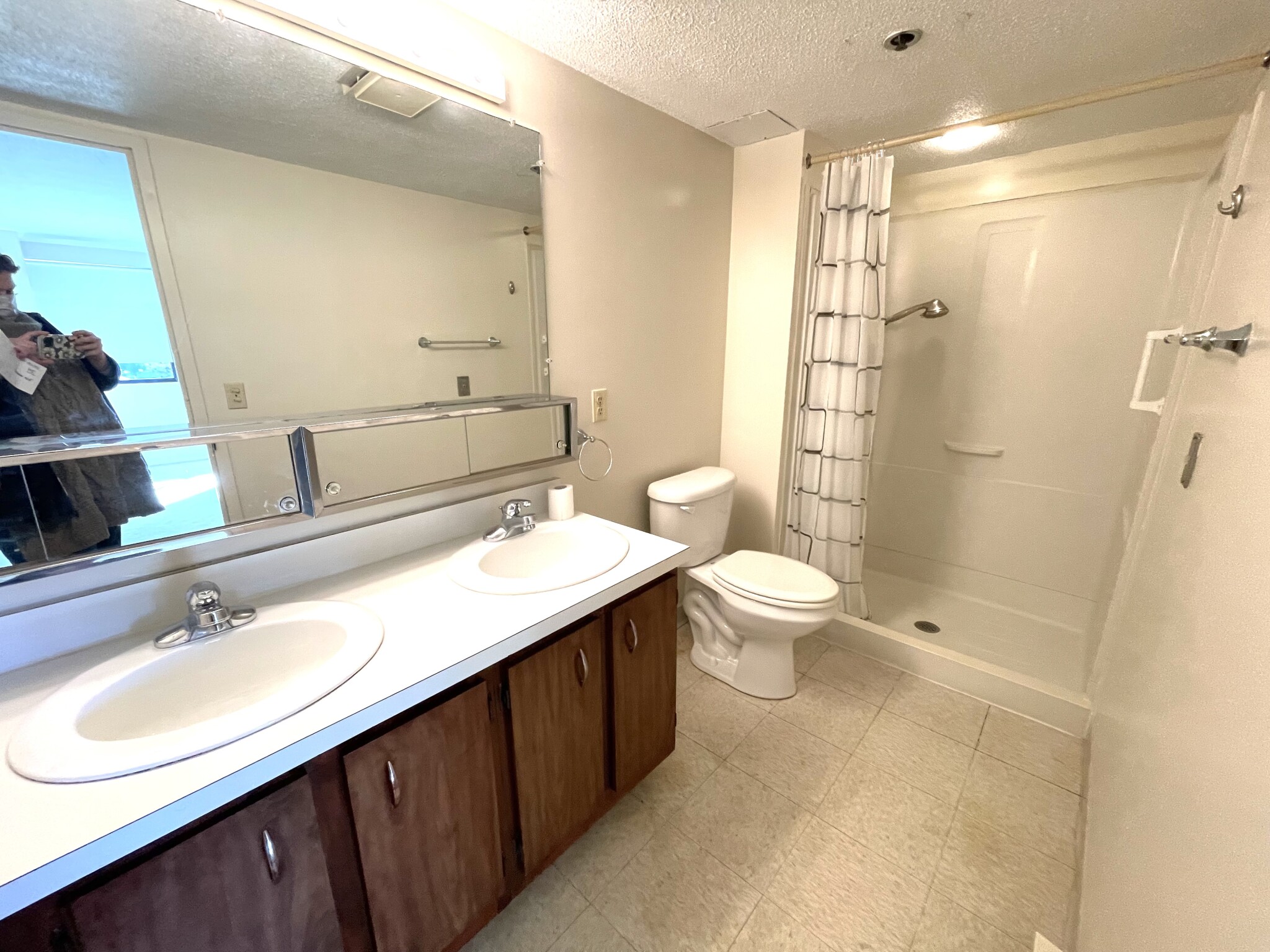 1731 Beacon St, Washington Square