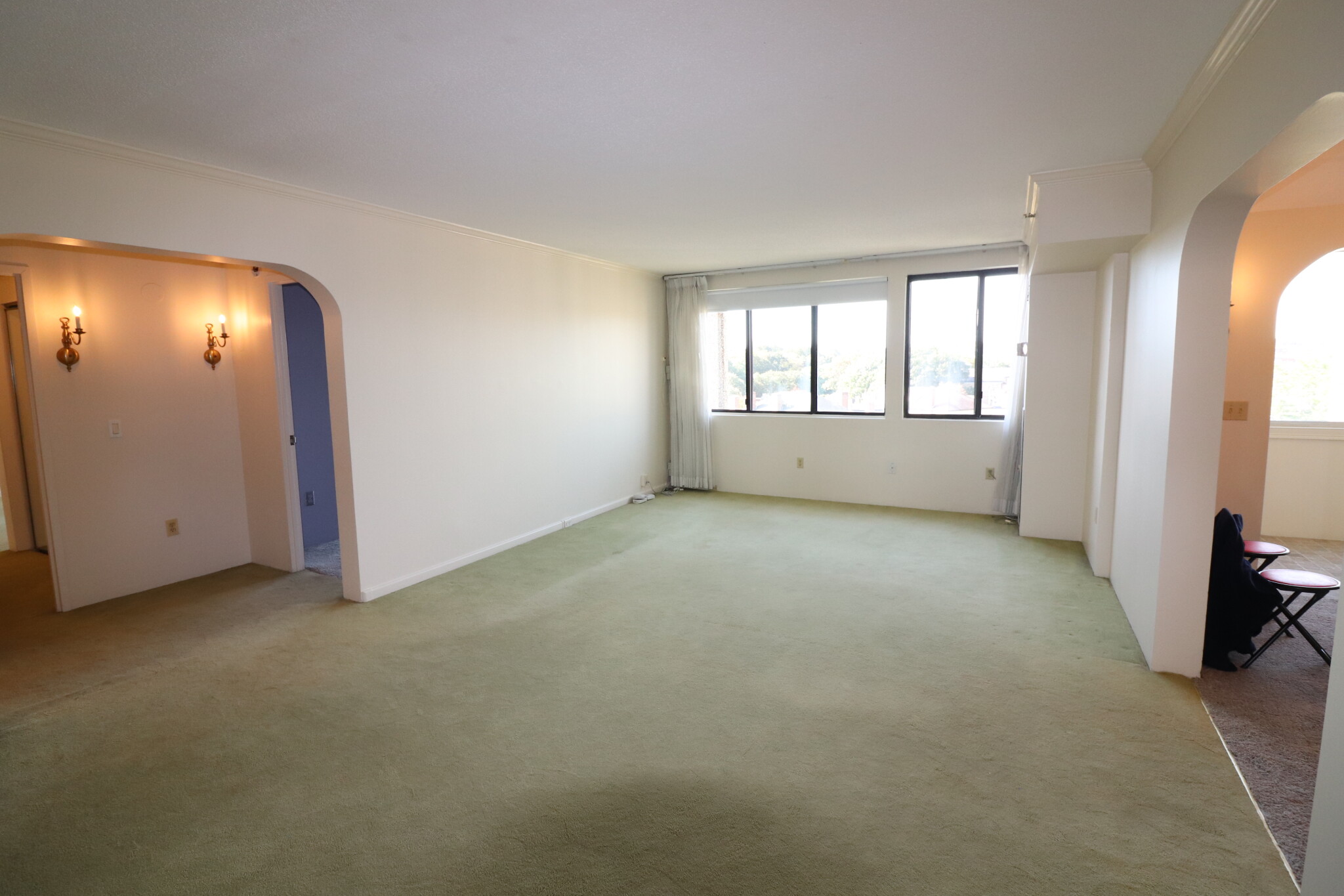 1731 Beacon St, Washington Square