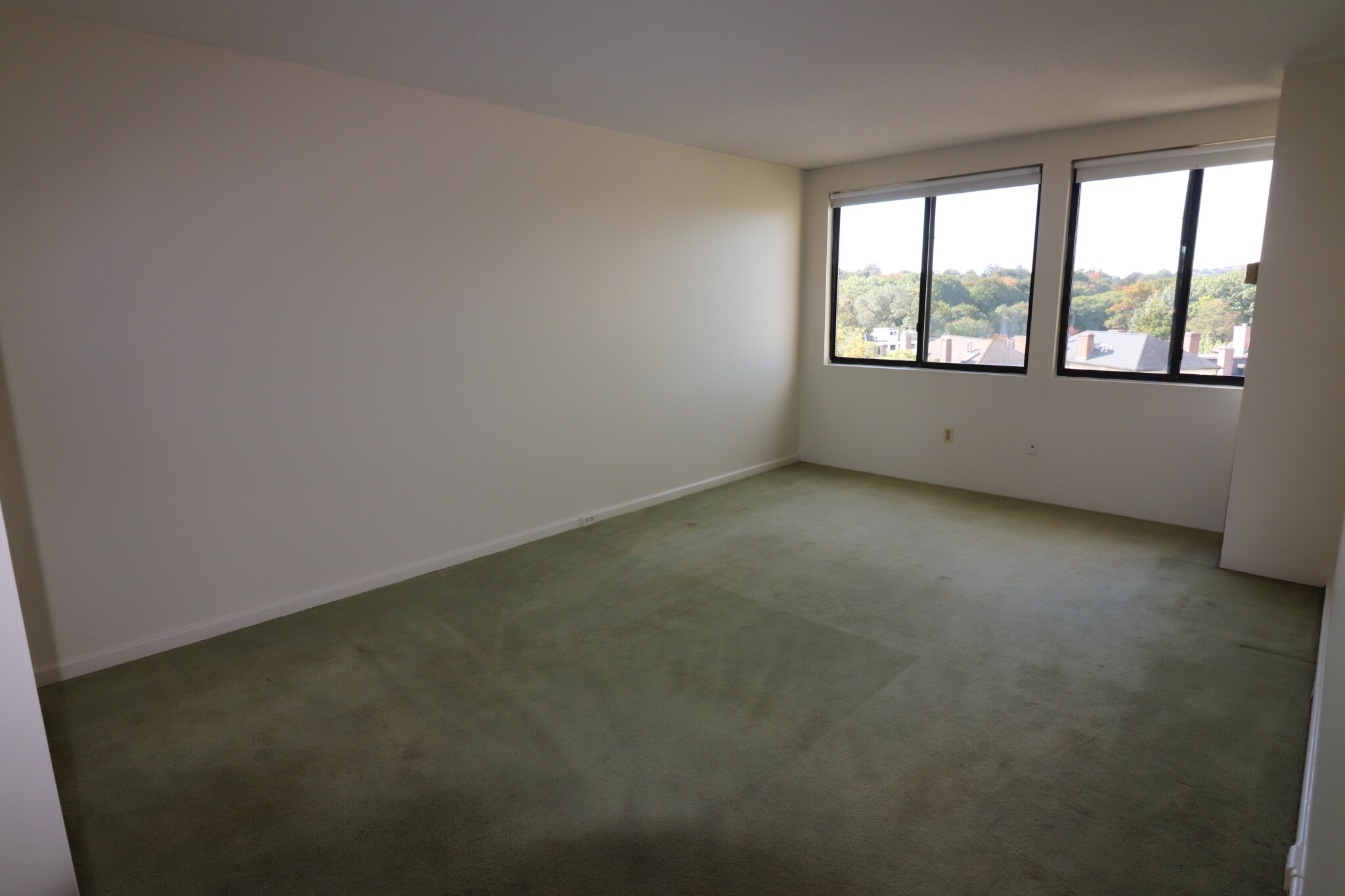 1731 Beacon St, Washington Square