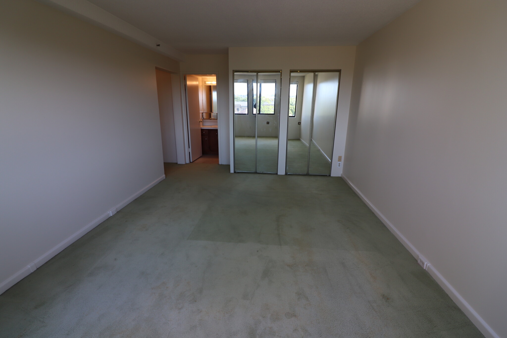 1731 Beacon St, Washington Square