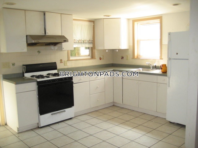 2 Platt Rd, Brighton