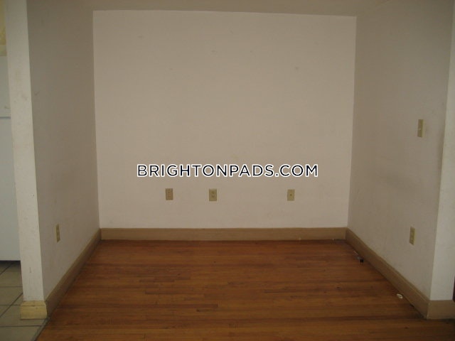 2 Platt Rd, Brighton