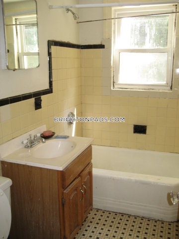 2 Platt Rd, Brighton