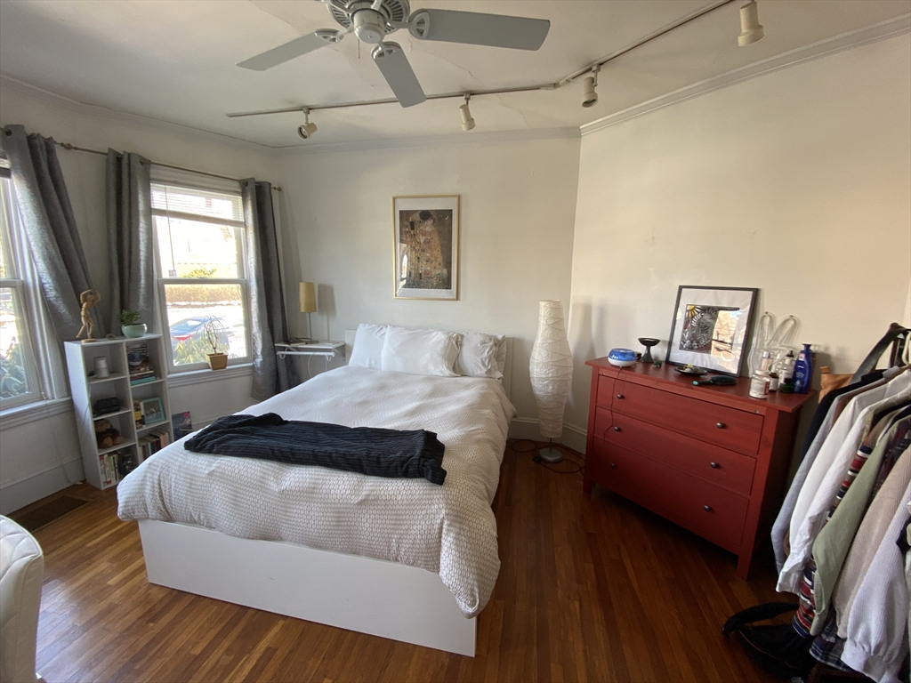 176 Elm St, North Cambridge