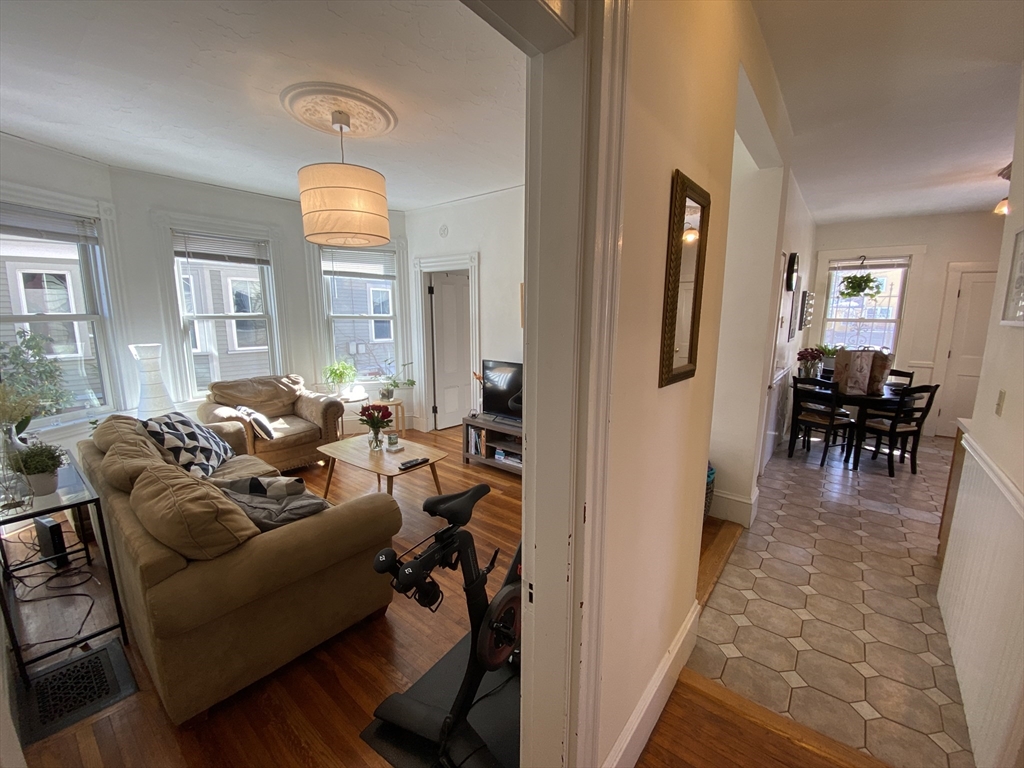 176 Elm St, North Cambridge