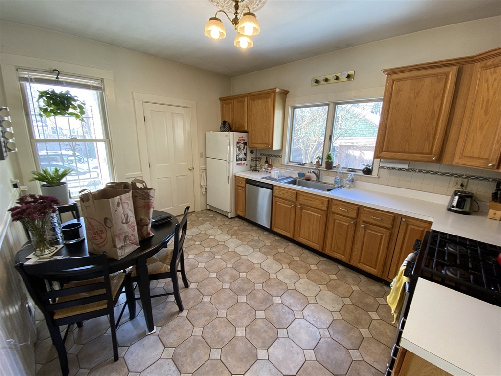 176 Elm St, North Cambridge