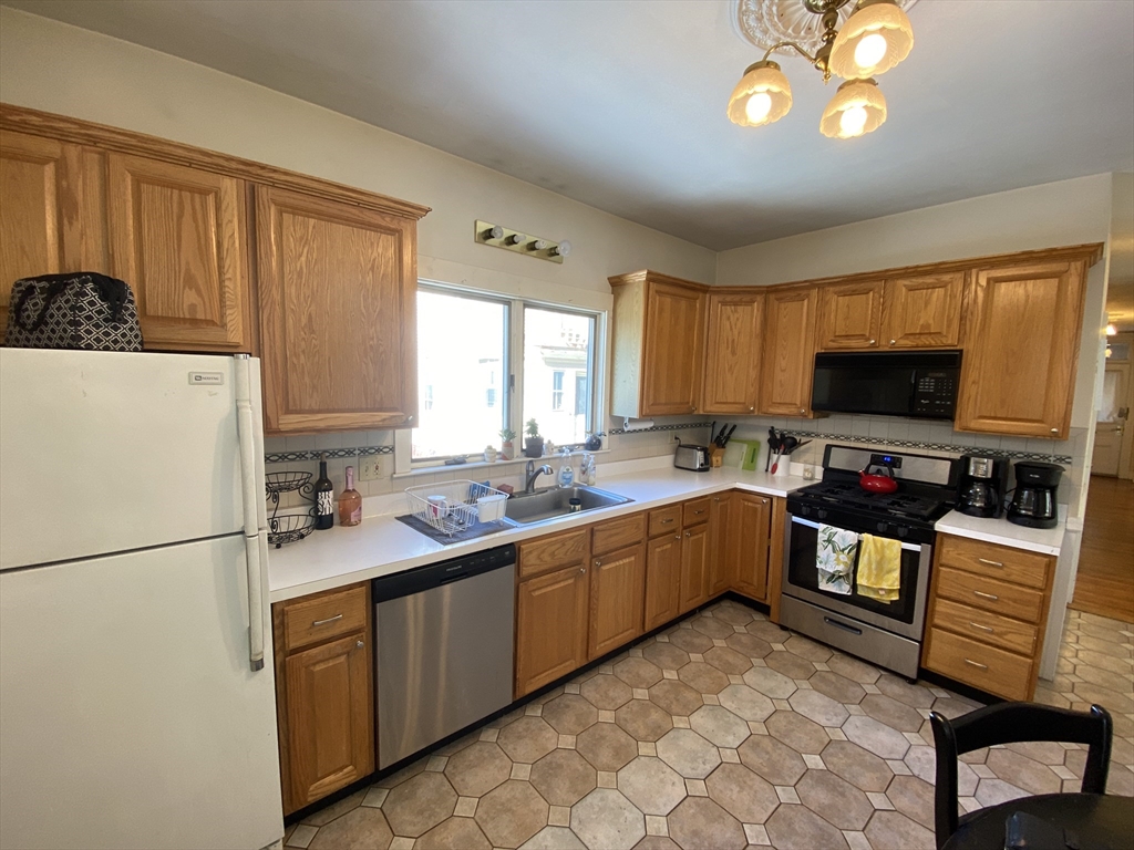 176 Elm St, North Cambridge