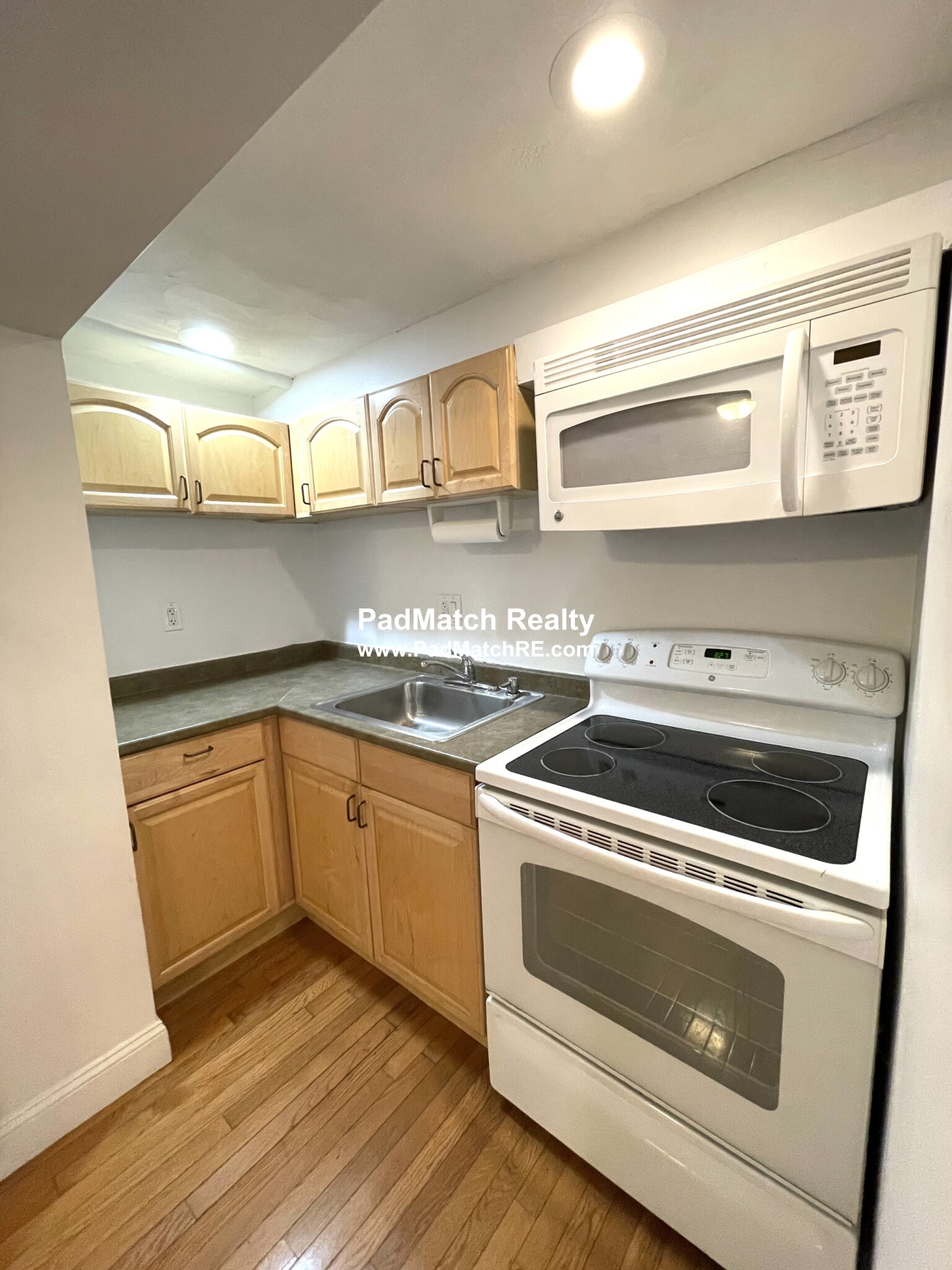 1776 Commonwealth Ave, Brighton