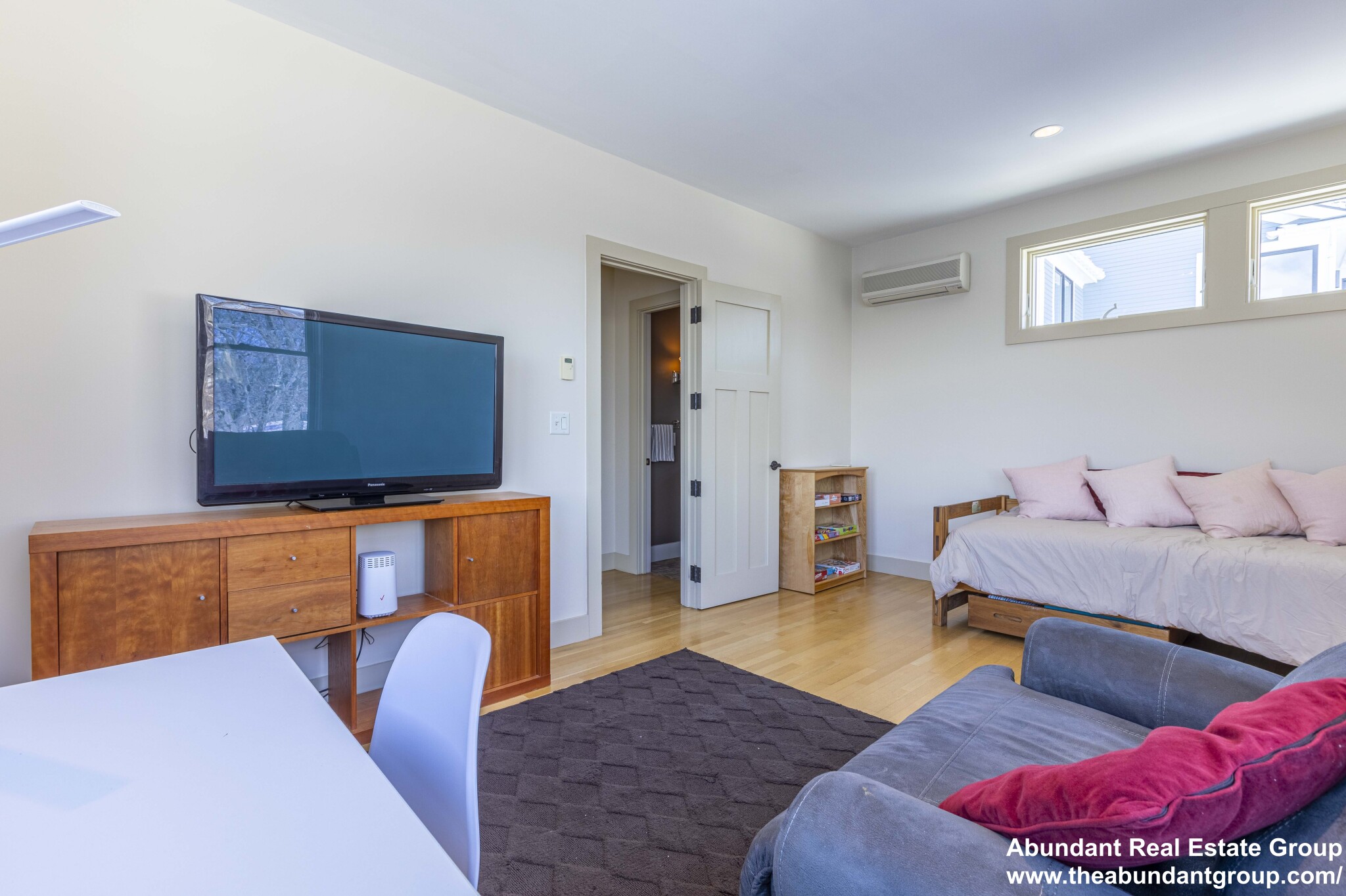 104 Spy Pond Pkwy, Arlington