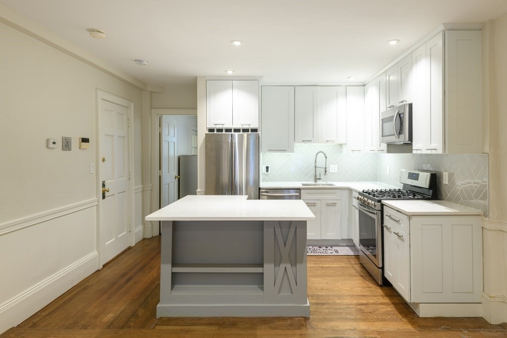 17 Holyoke St, South End