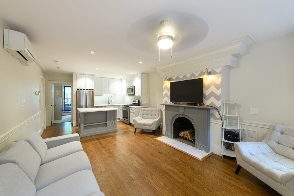 17 Holyoke St, South End