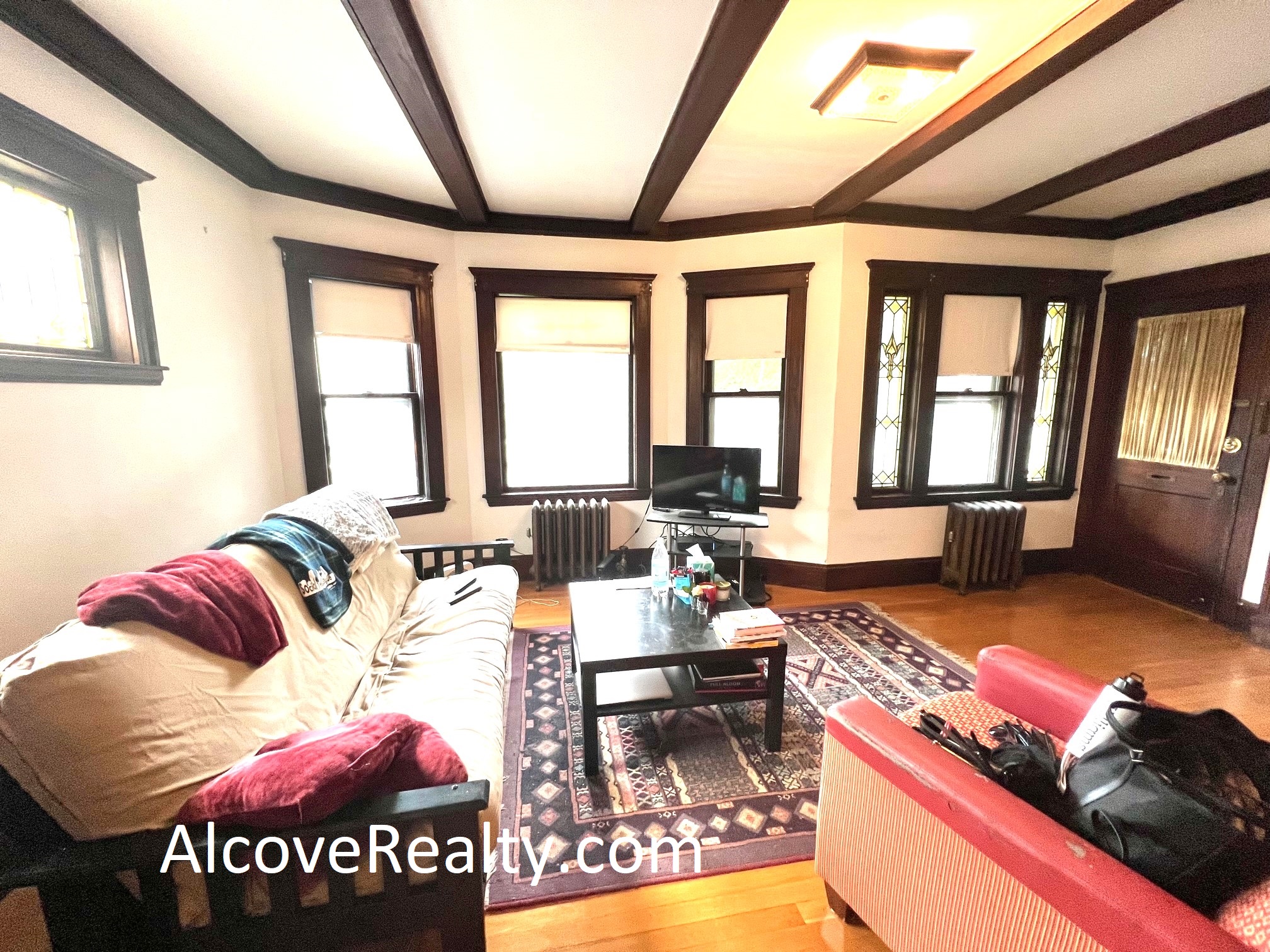 11 Leonard St, West Somerville