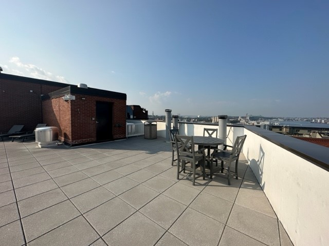 300 Commercial St, North End