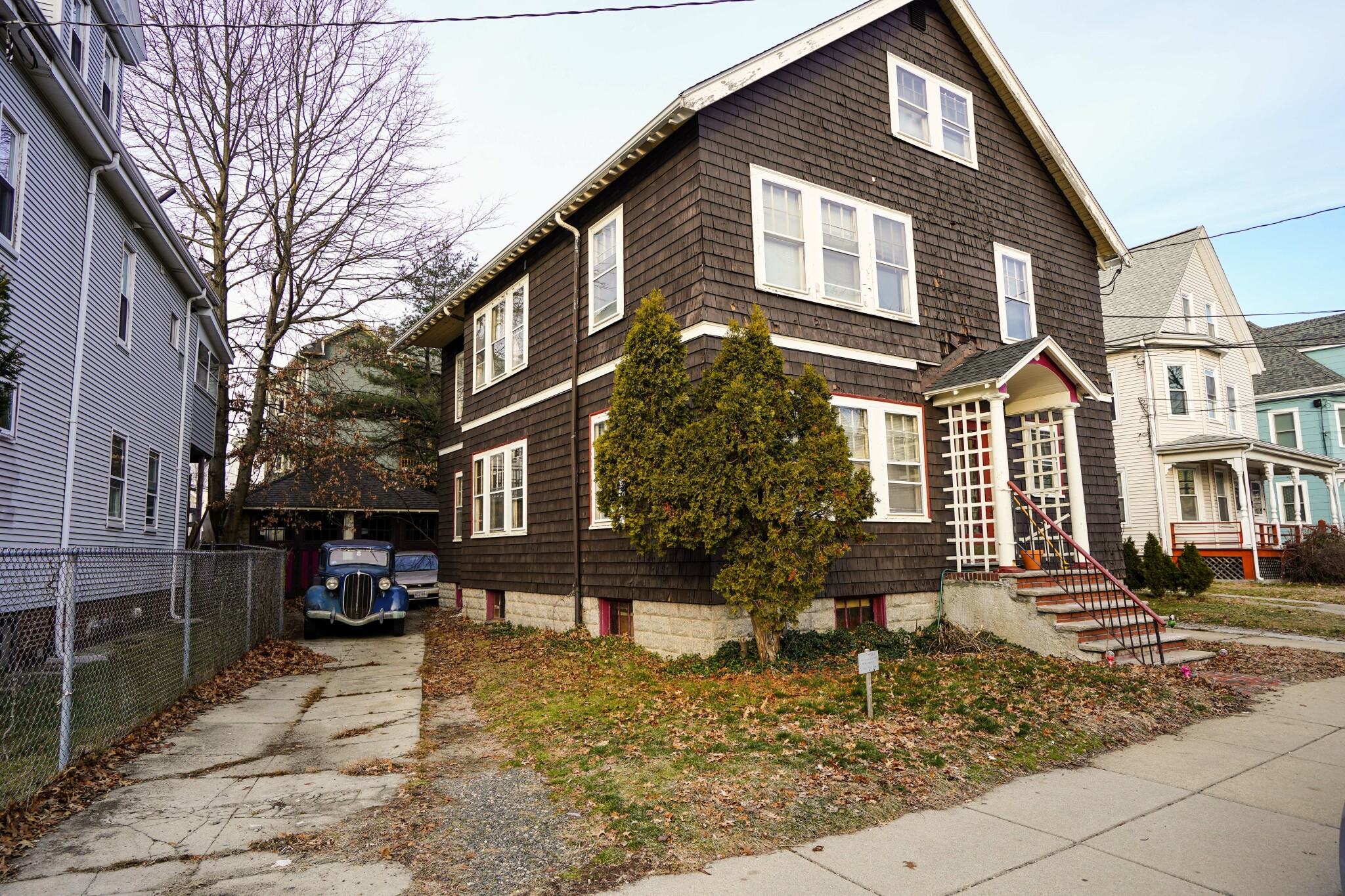 24 Oak Square Ave, Brighton