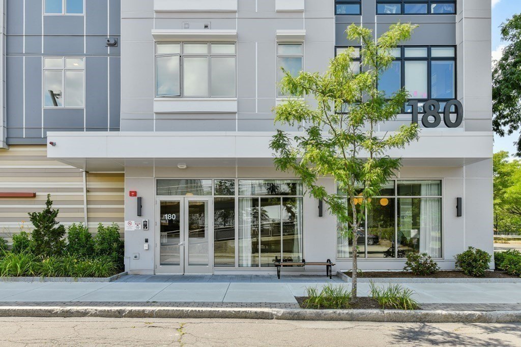 180 Telford St, Lower Allston