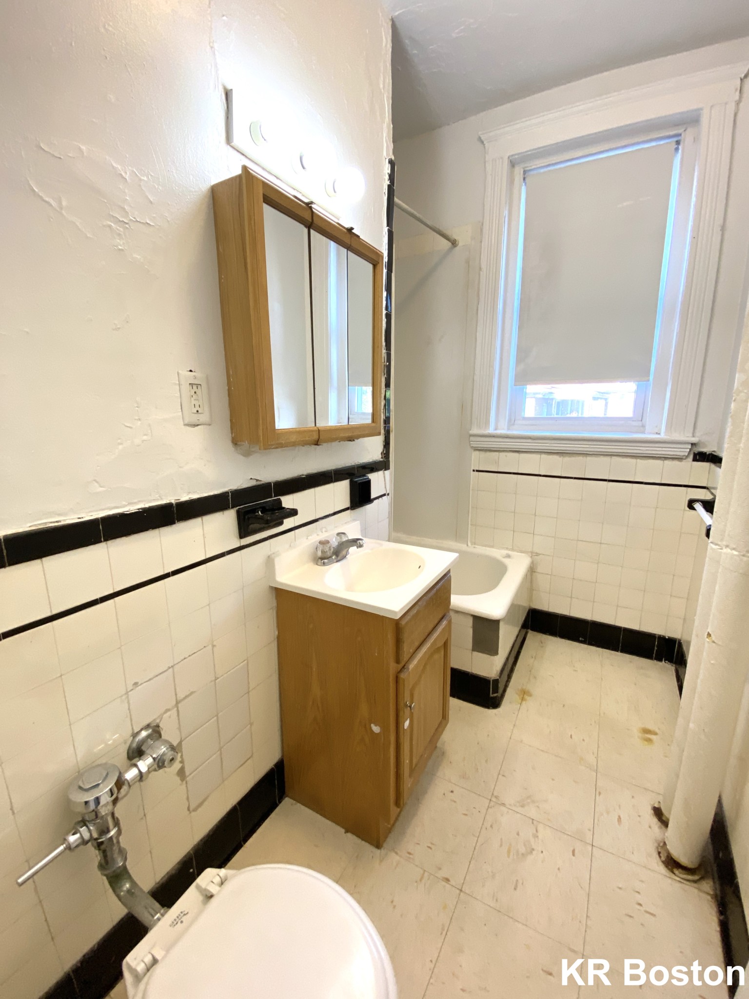 1800 Commonwealths Ave, Brighton