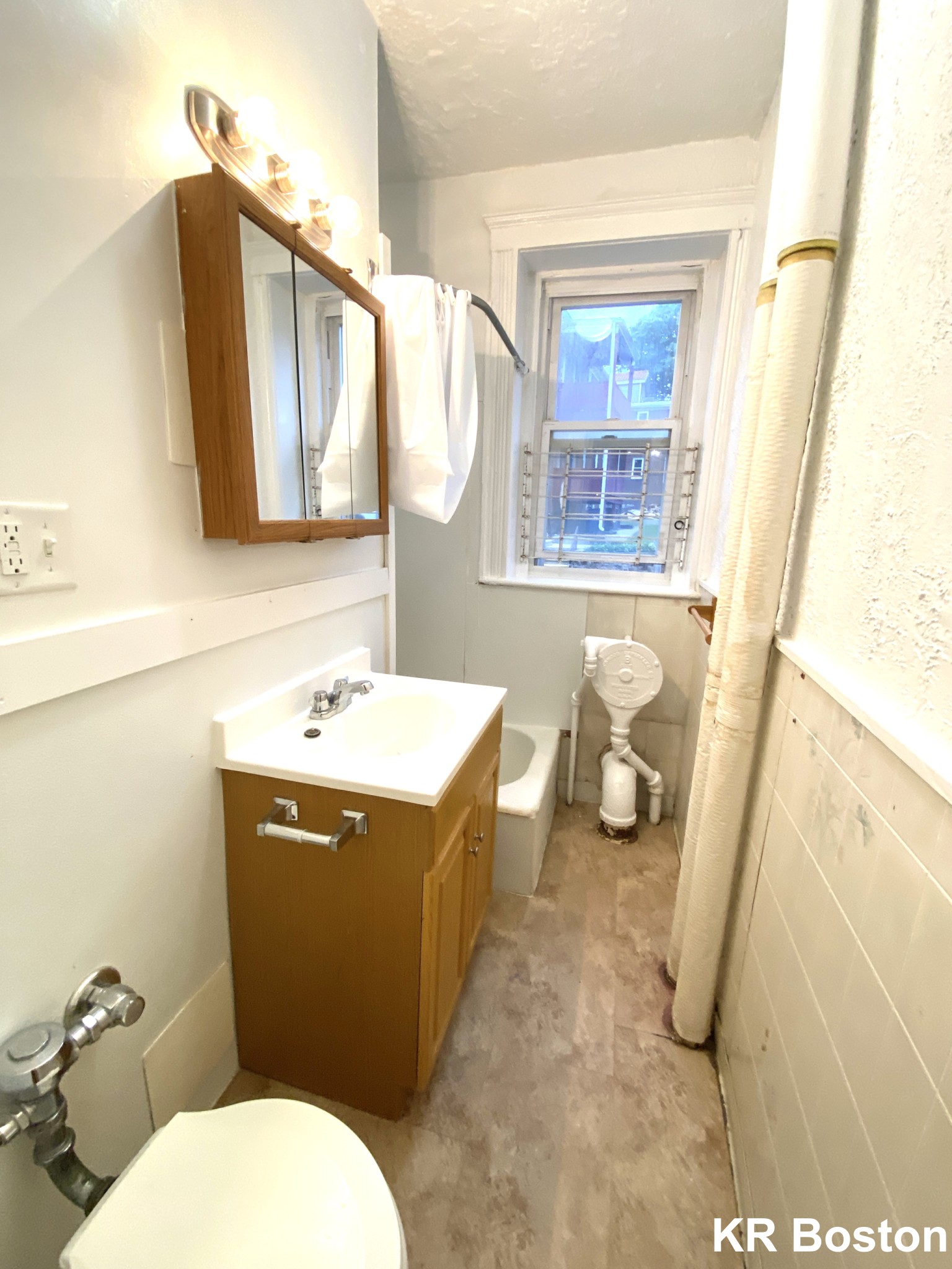 1804 Commonwealth Ave, Brighton