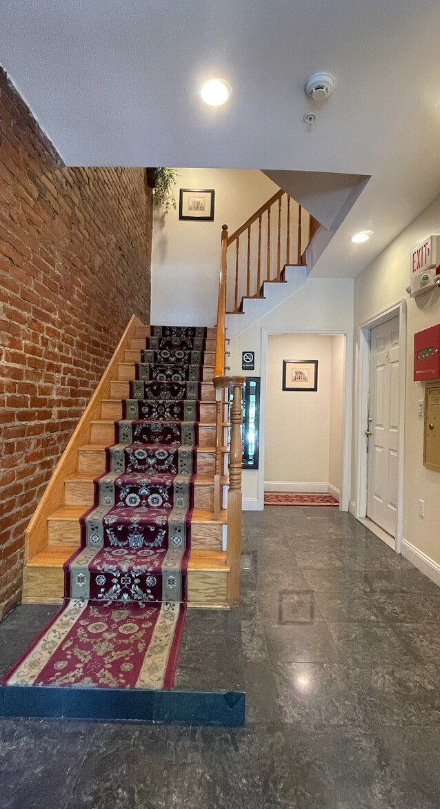 1801 Beacon St, Washington Square