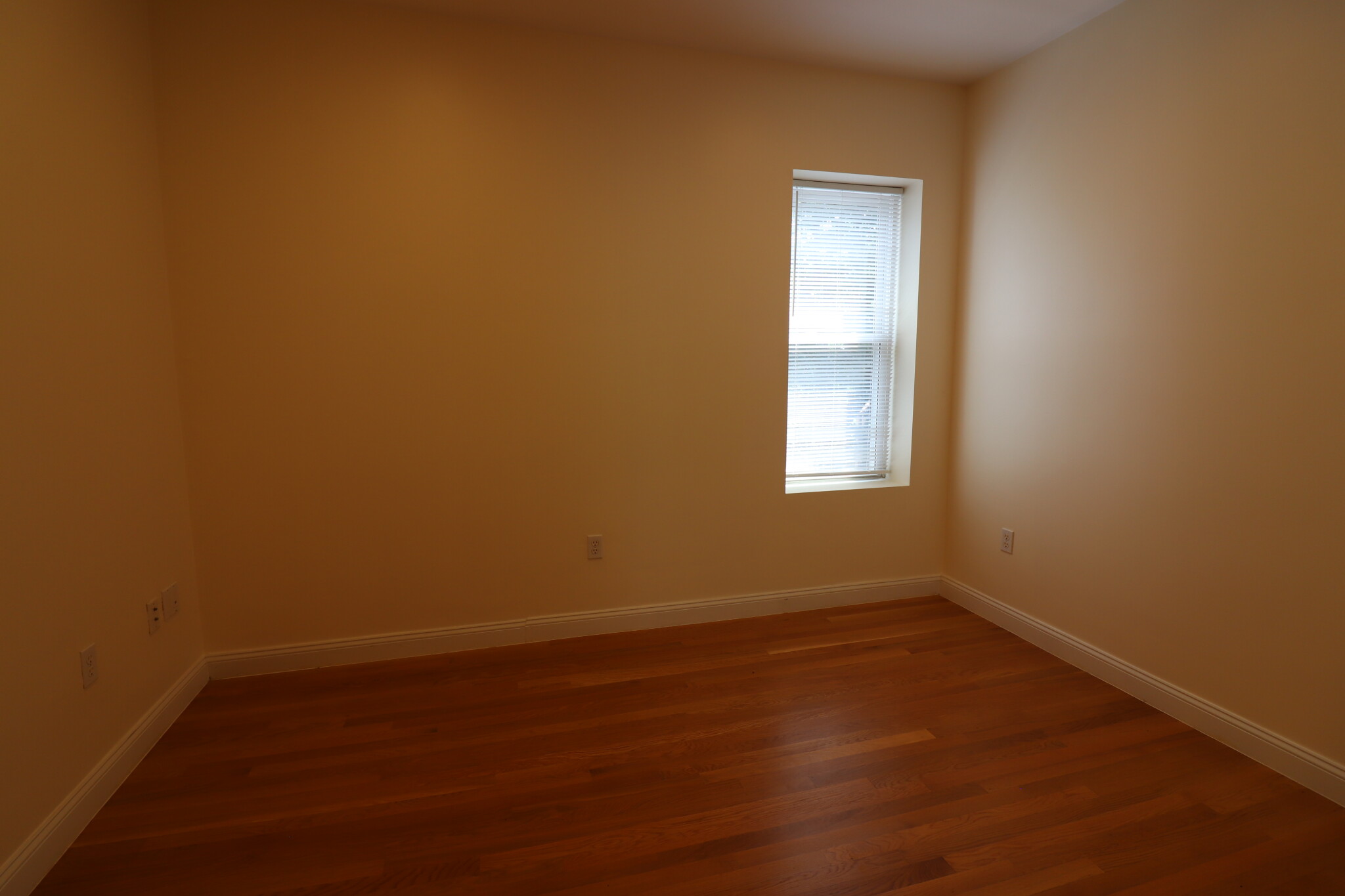 1801 Beacon St, Washington Square