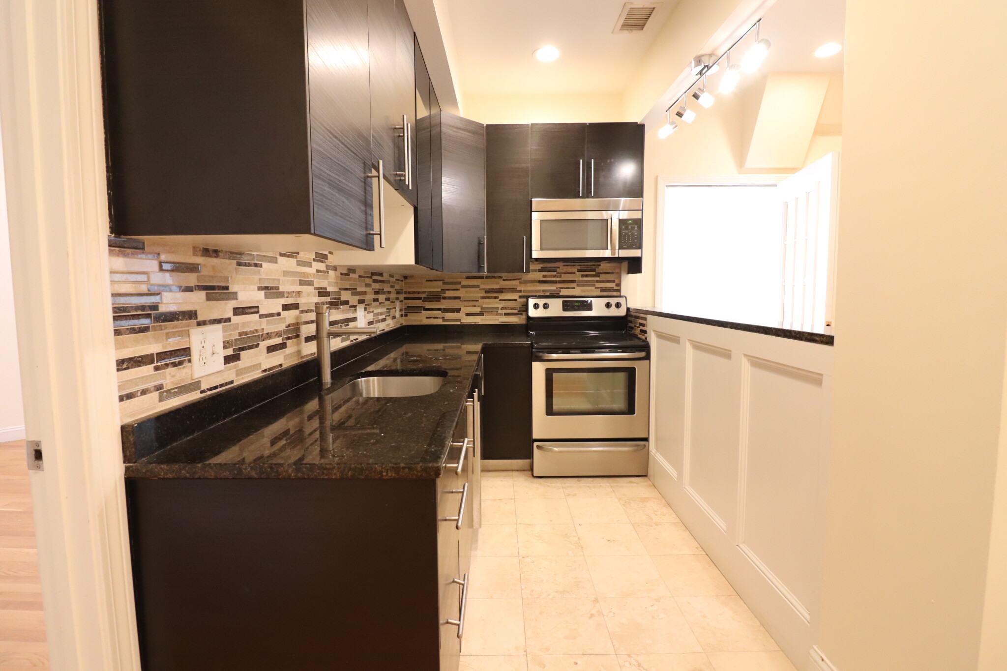 1801 Beacon St, Chestnut Hill