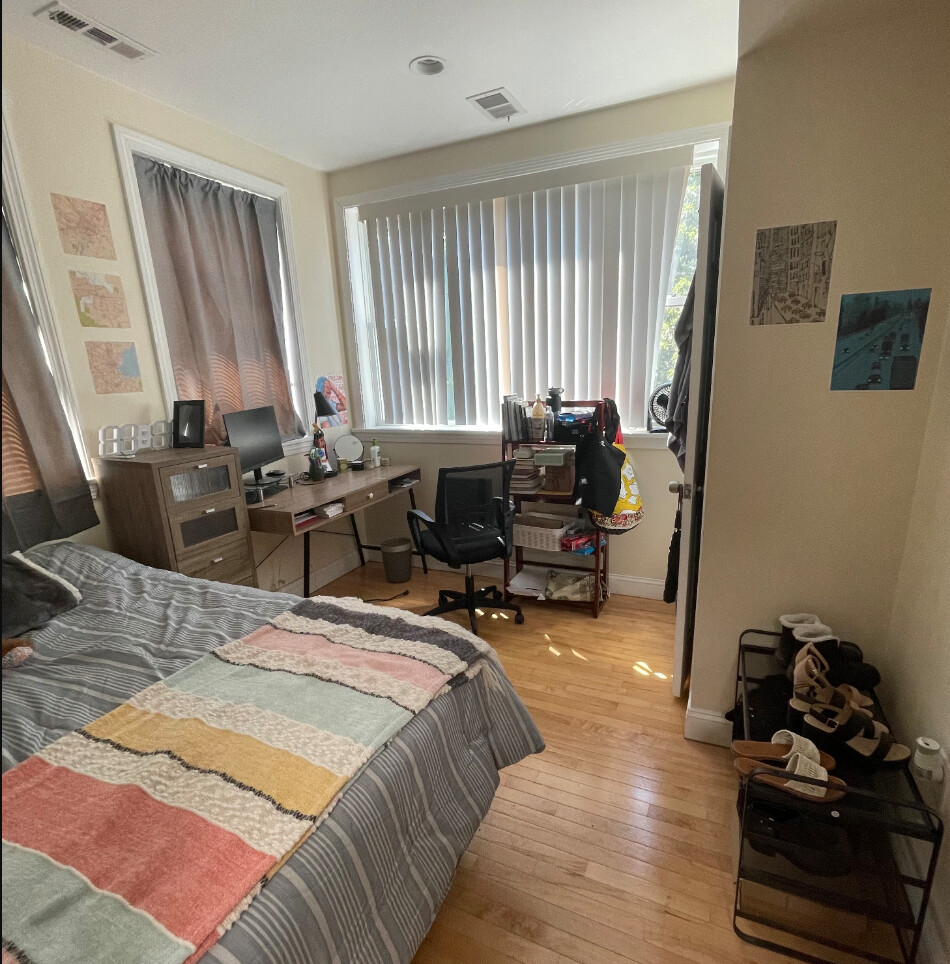 1689 Beacon St, Washington Square