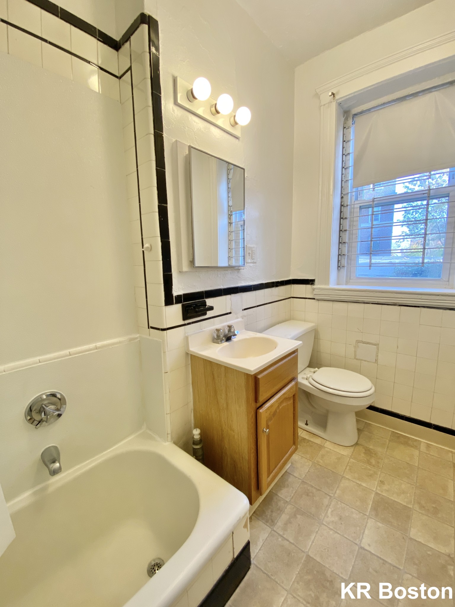 1810 Commonwealth Ave, Brighton