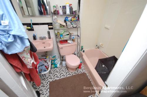 56 Queensberry St, Fenway