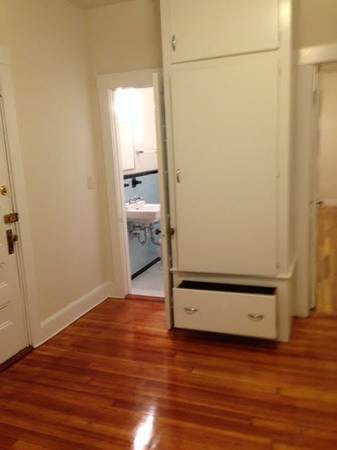 181 Winthrop Rd, Washington Square