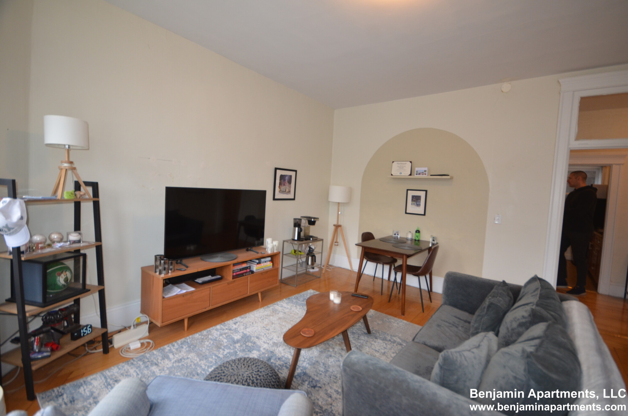 1822 Beacon St, Brookline